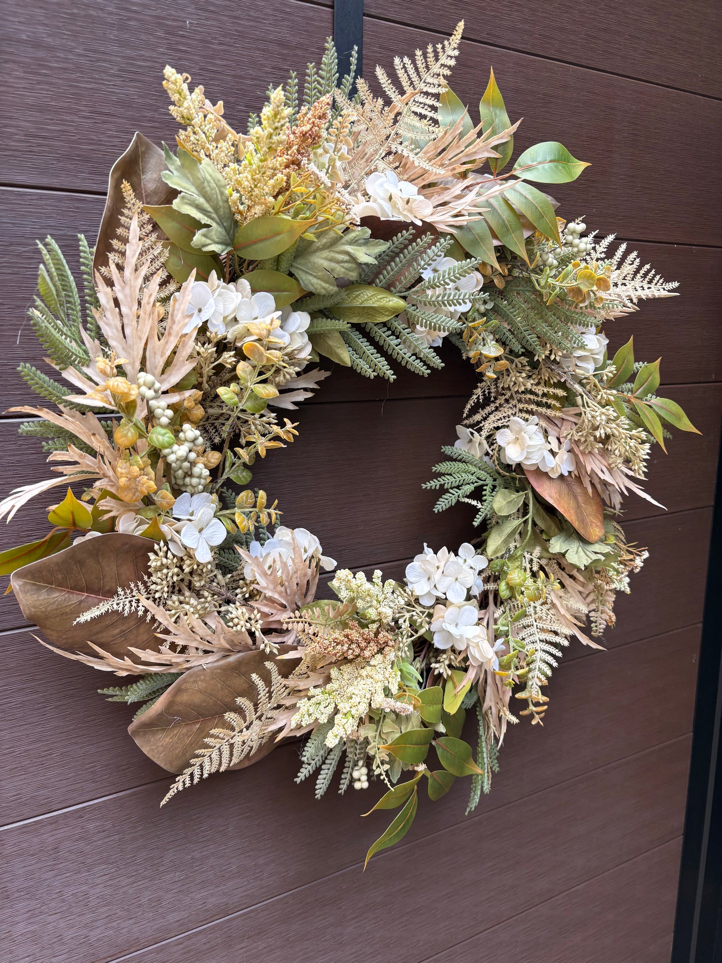 Couronne d’automne beige, blanche et verte