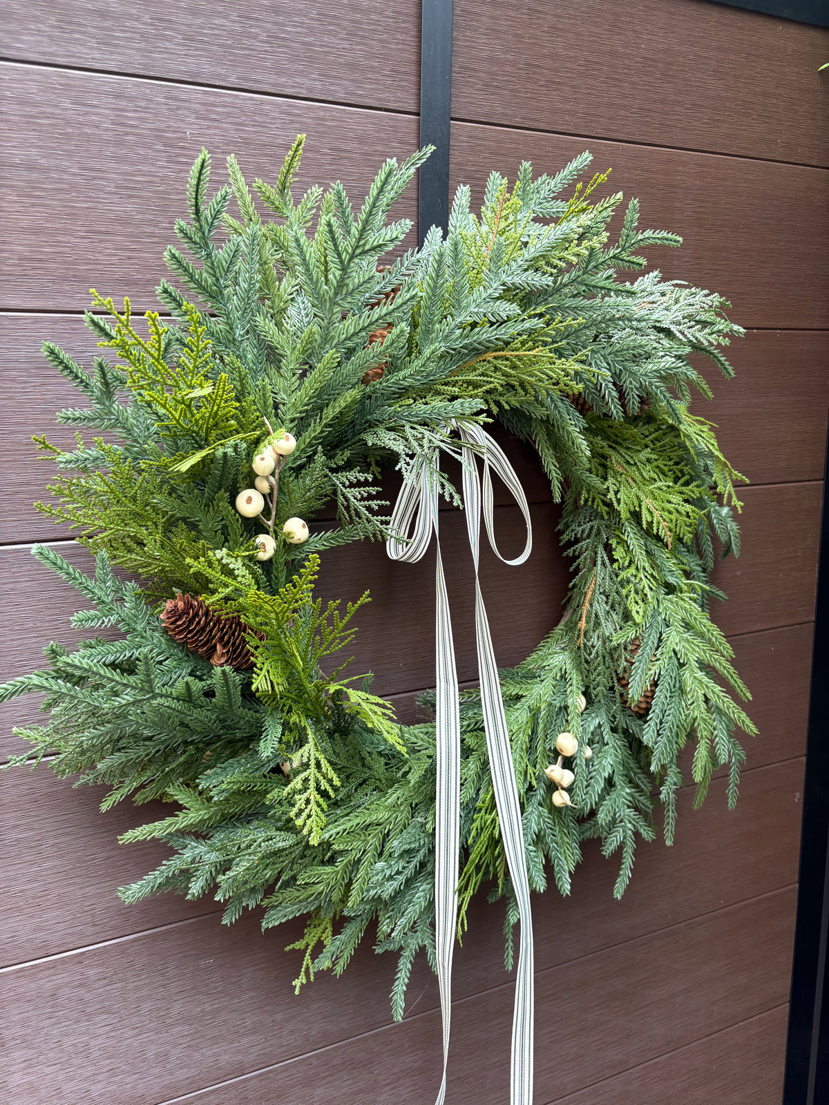 Couronne de Noël en verdure – Style naturel rustique chic