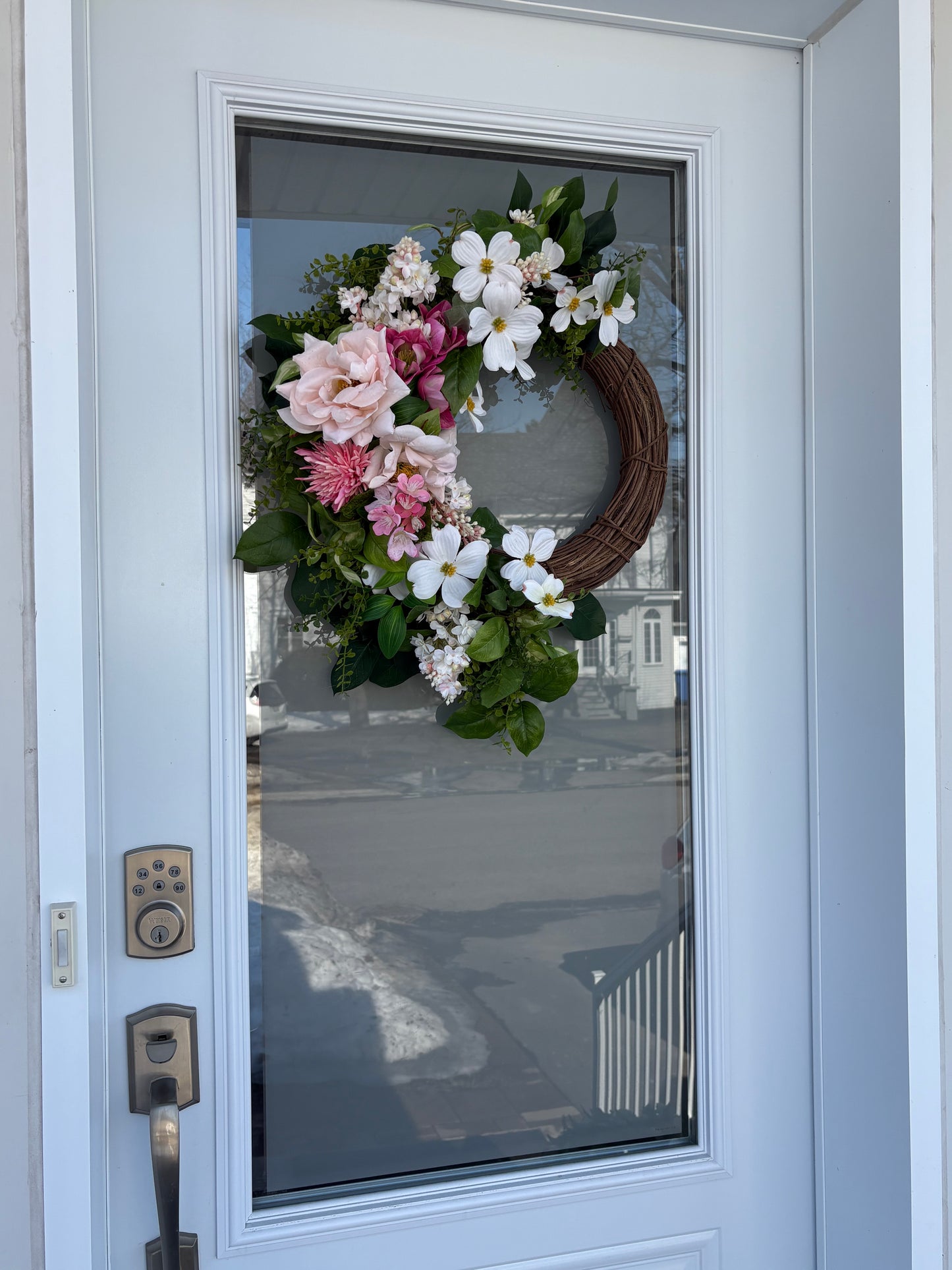 Couronne florale romantique porte d’entrée – cosmos, roses et lilas