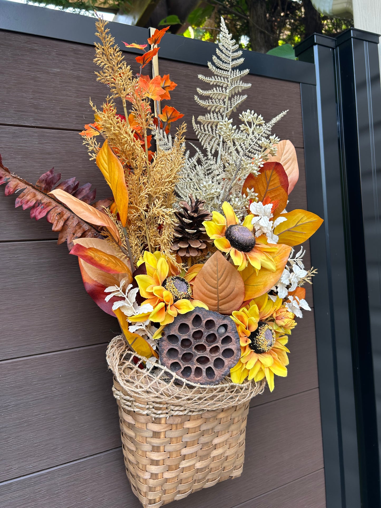 Panier mural automne tournesols et feuillage rustique chic