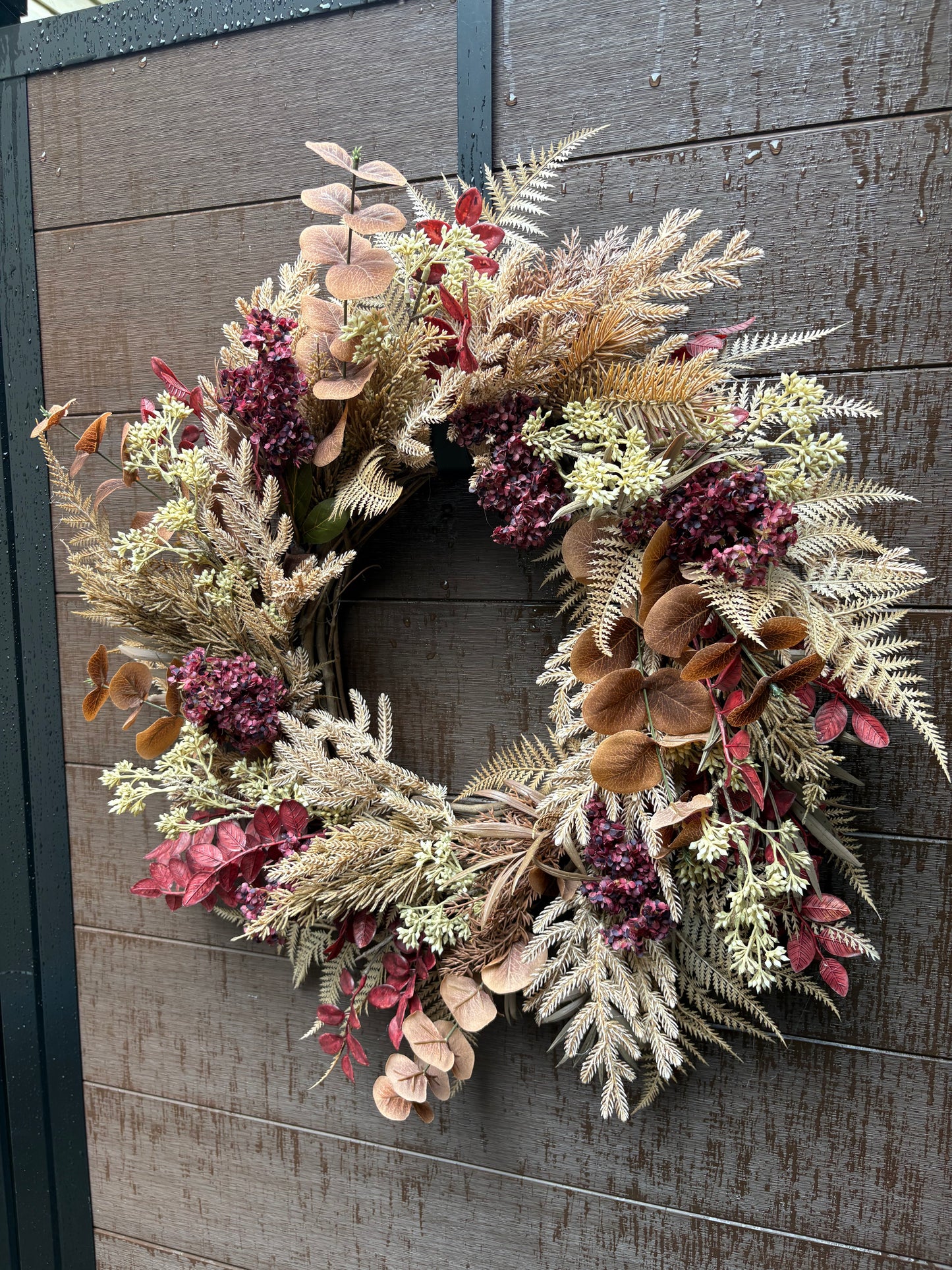Couronne d’automne bourgogne et beige 26 pouces – Style rustique chic
