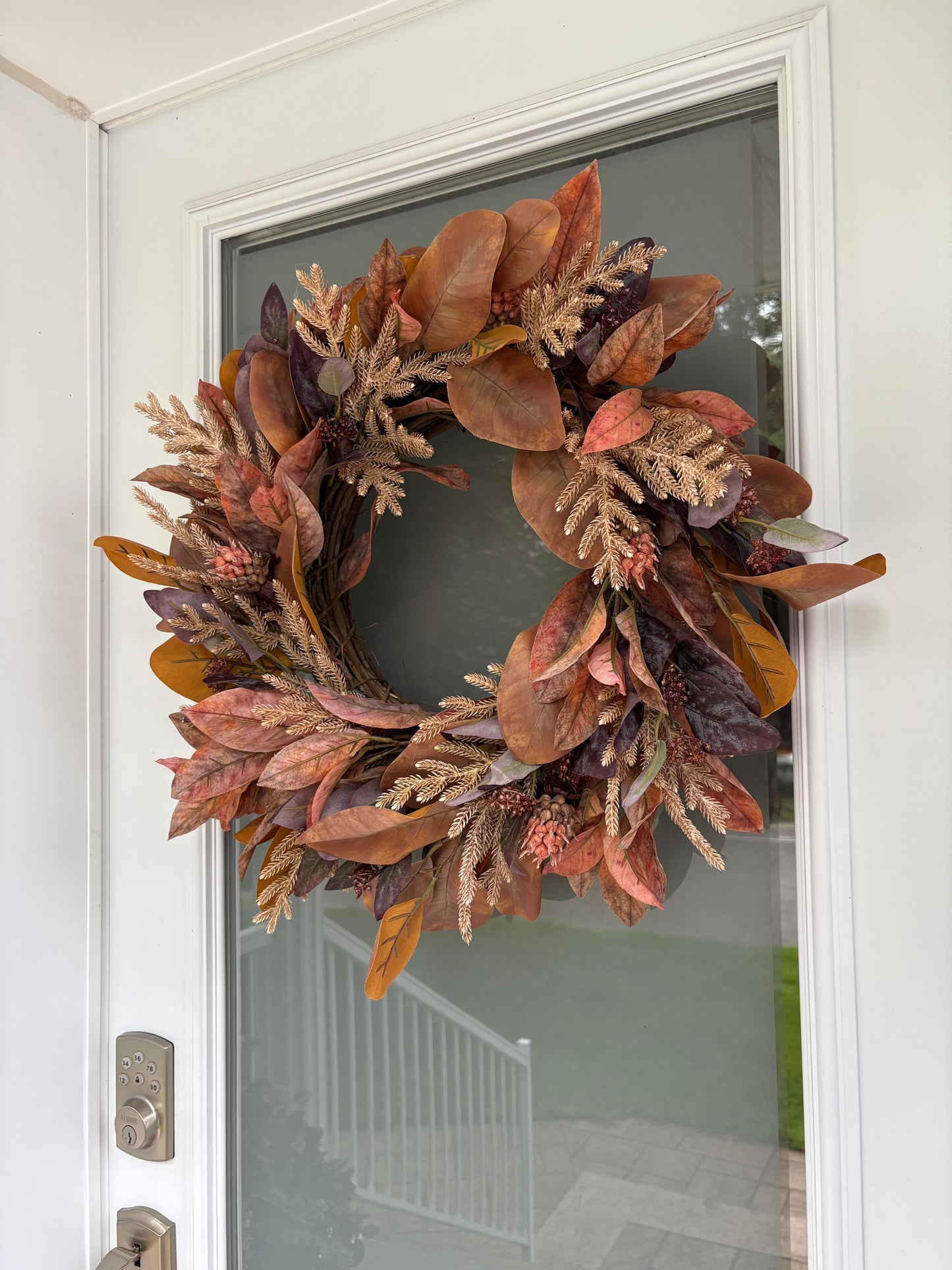 Couronne d’automne 26 po | Magnolia, eucalyptus et croton