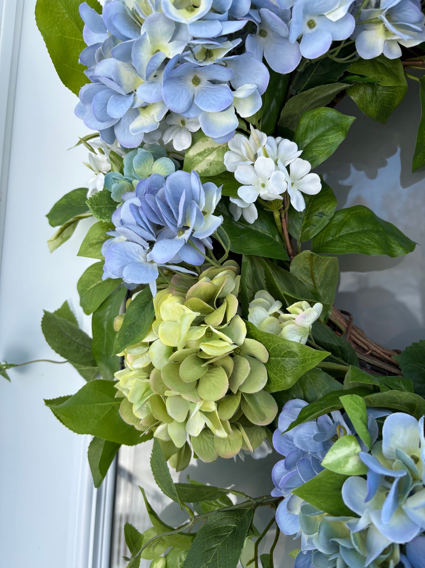Couronne hydrangea bleu et vert – feuillage naturel élégant