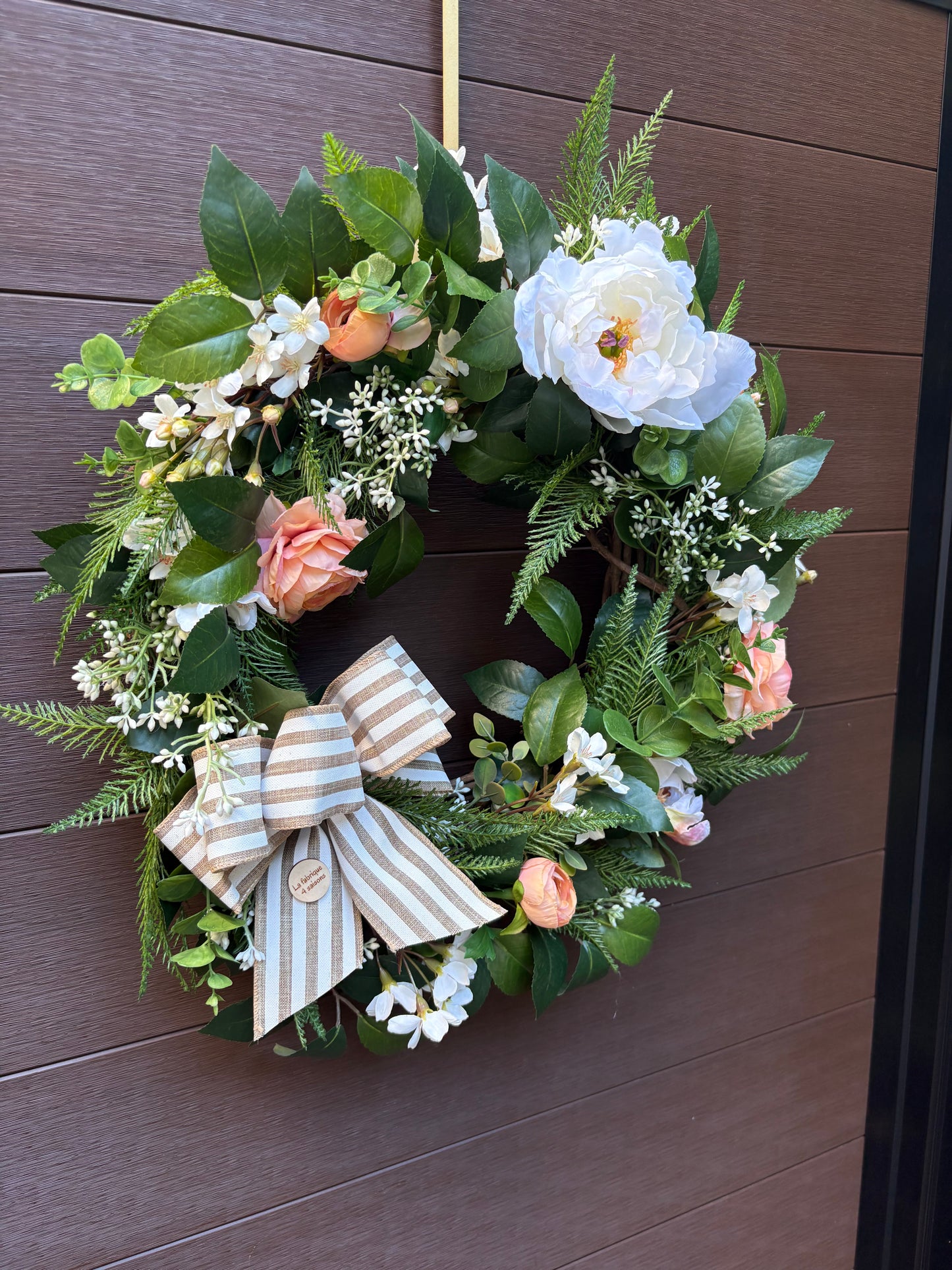 Couronne florale pêche et blanc avec nœud – style romantique chic