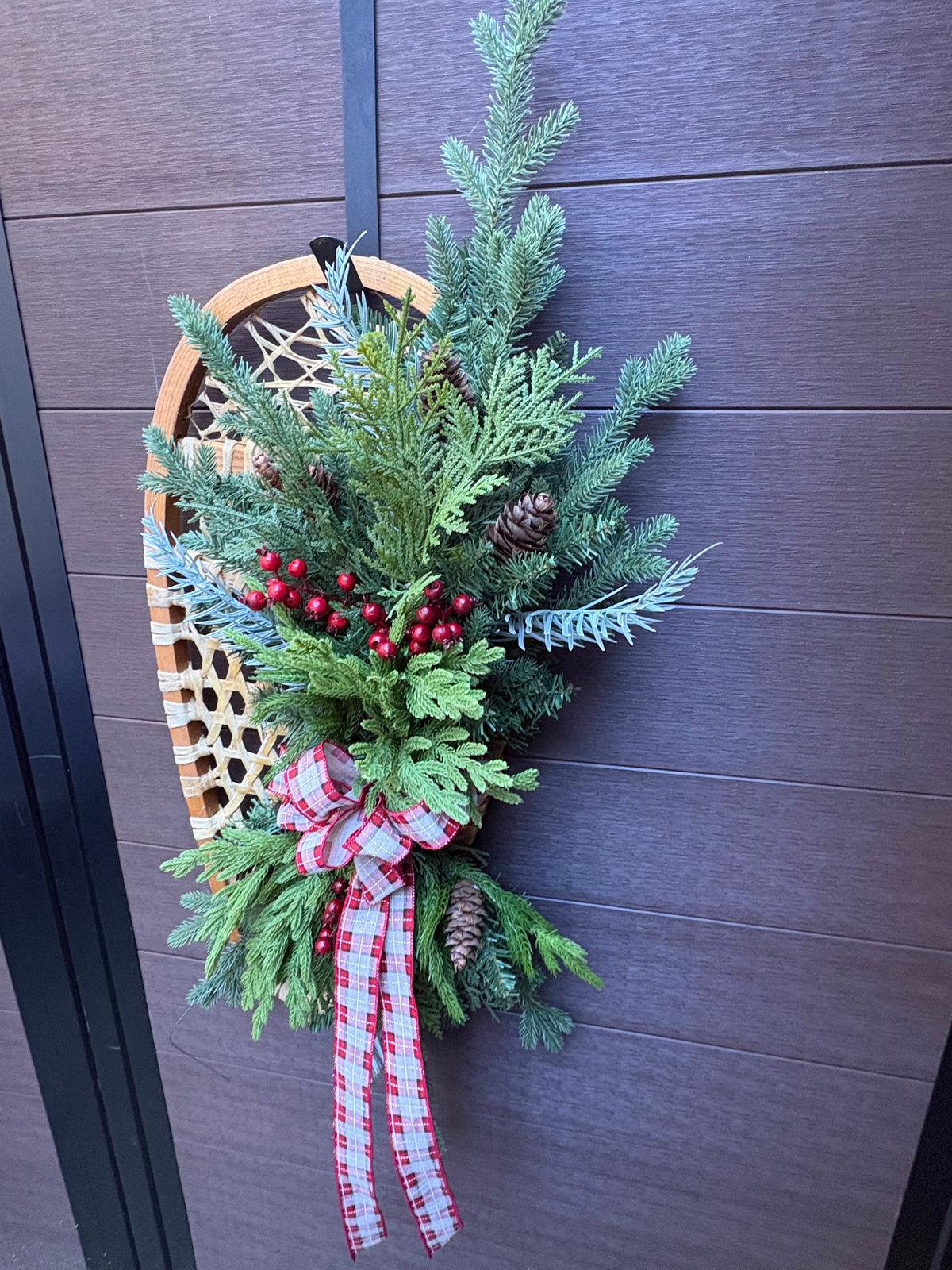 Raquettes à neige vintage décorées – Décoration d’hiver et de Noël rustique