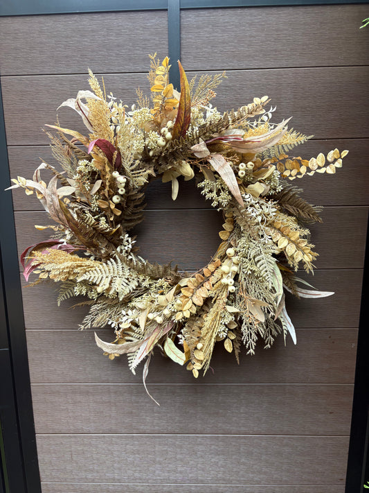 Couronne d’automne rustique chic aux feuillages naturels