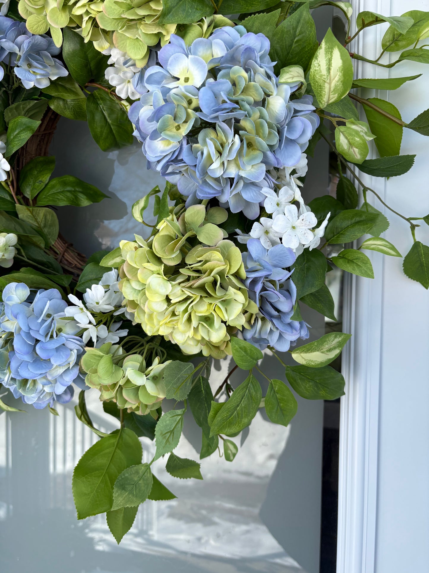 Couronne hydrangea bleu et vert – feuillage naturel élégant