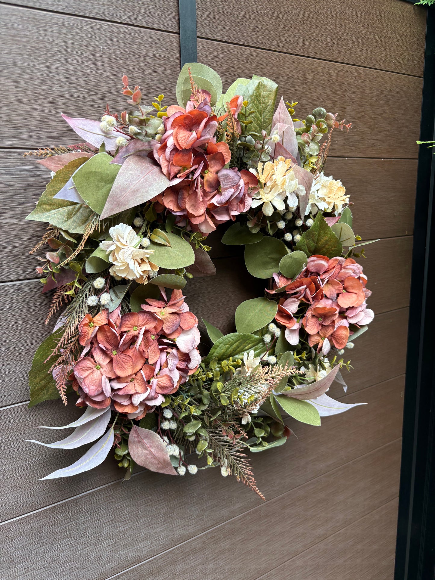 Couronne florale d’automne rose et corail faite à la main