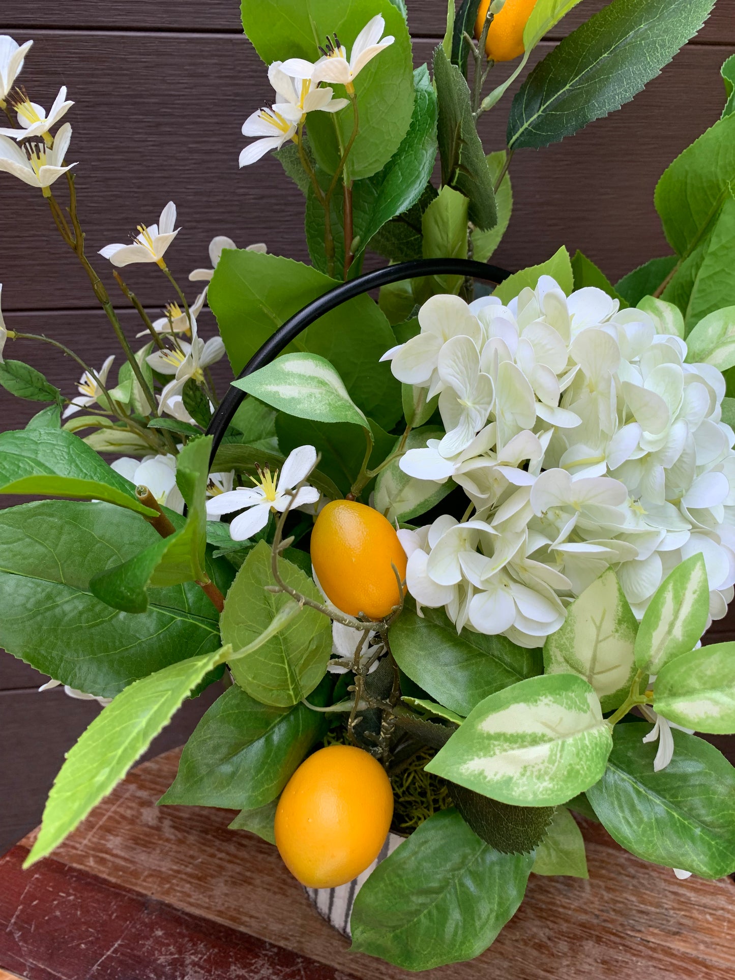 Arrangement extérieur citron & hortensia – style naturel rustique chic
