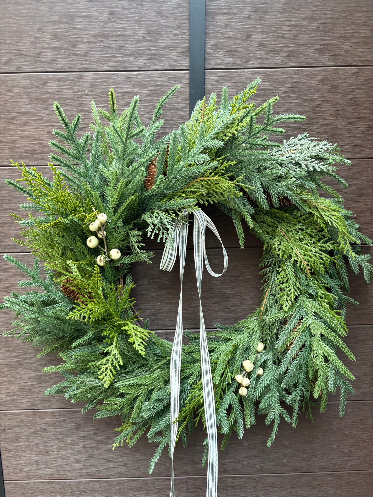 Couronne de Noël en verdure – Style naturel rustique chic