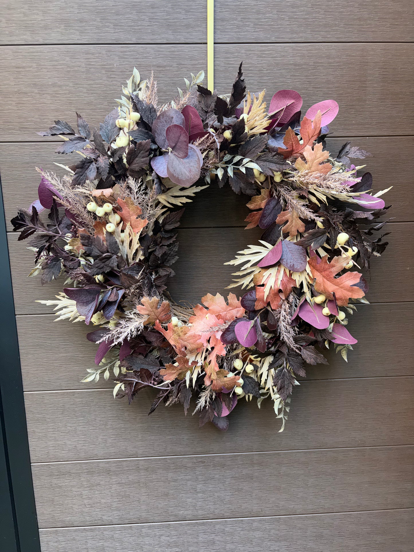 Couronne d’automne rustique de 25 pouces aux feuillages bordeaux, prune et cuivrés