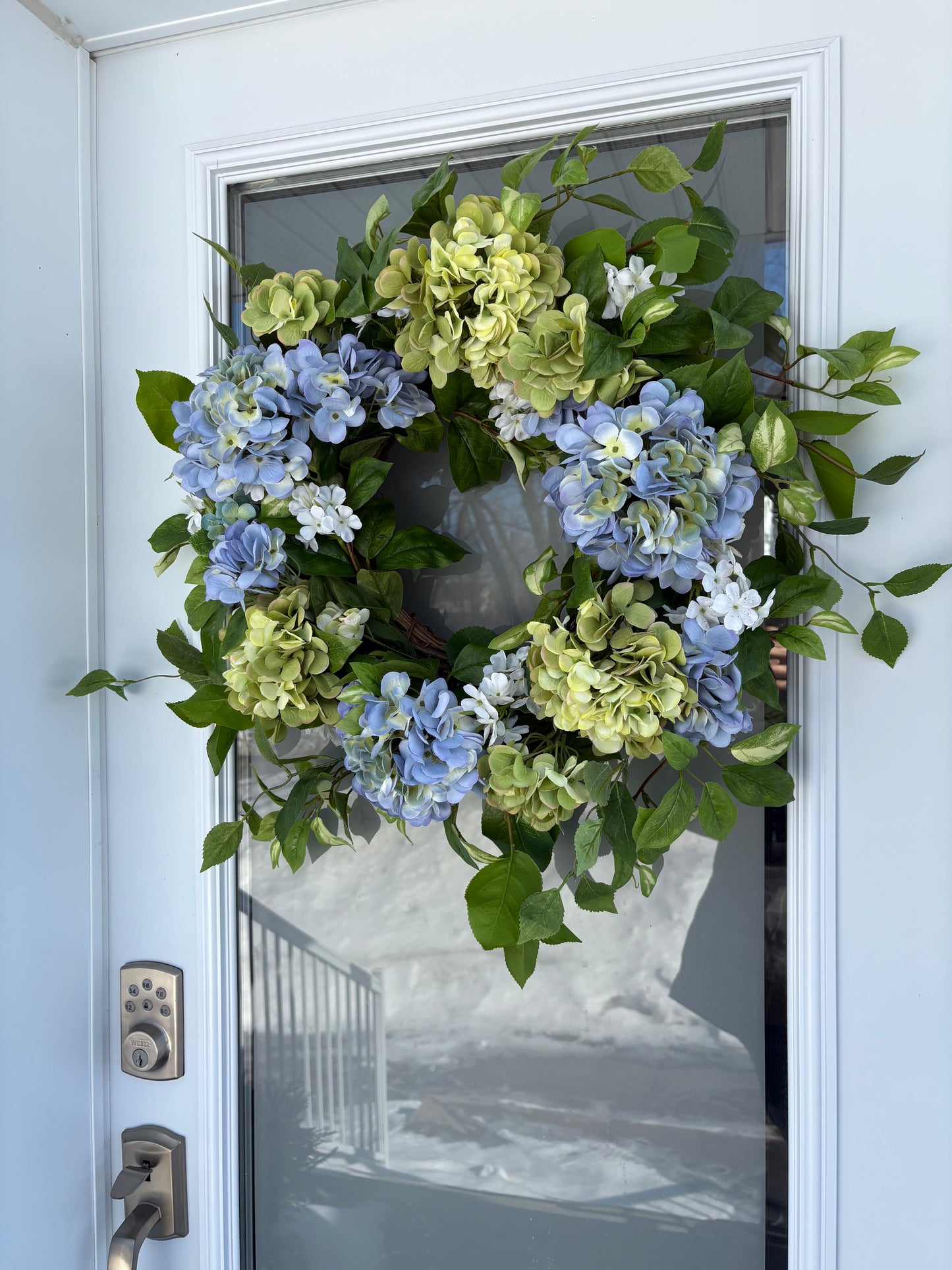 Couronne hydrangea bleu et vert – feuillage naturel élégant