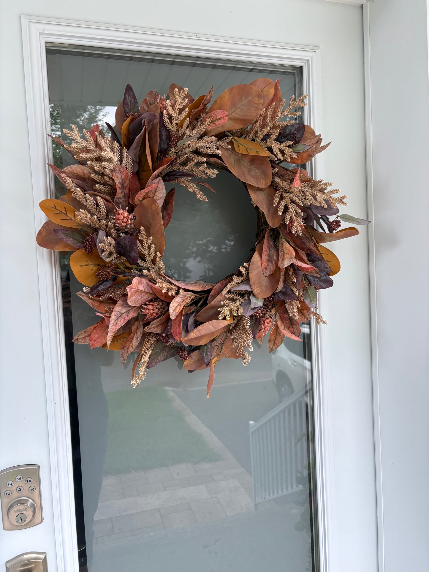Couronne d’automne 26 po | Magnolia, eucalyptus et croton