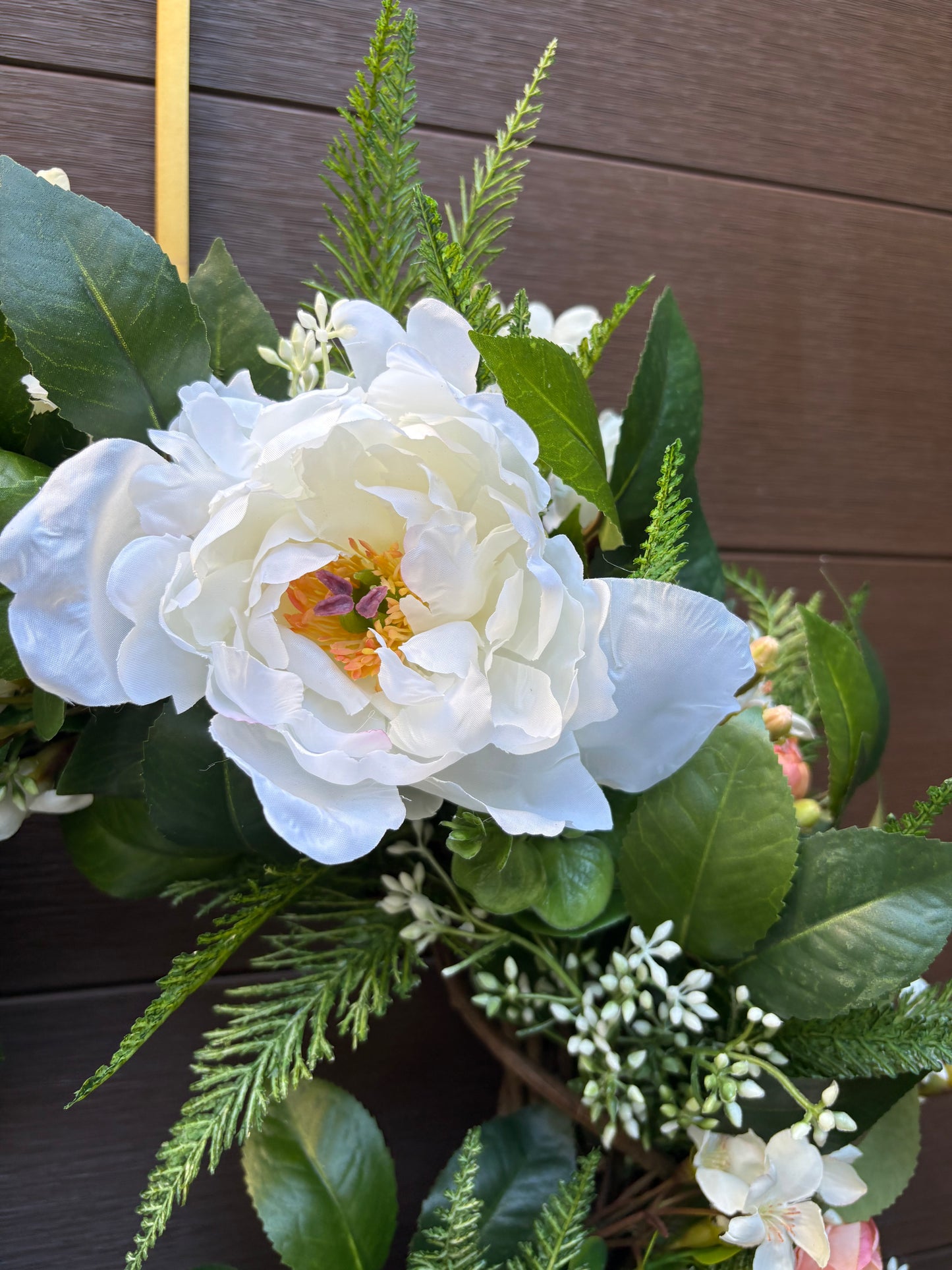 Couronne florale pêche et blanc avec nœud – style romantique chic