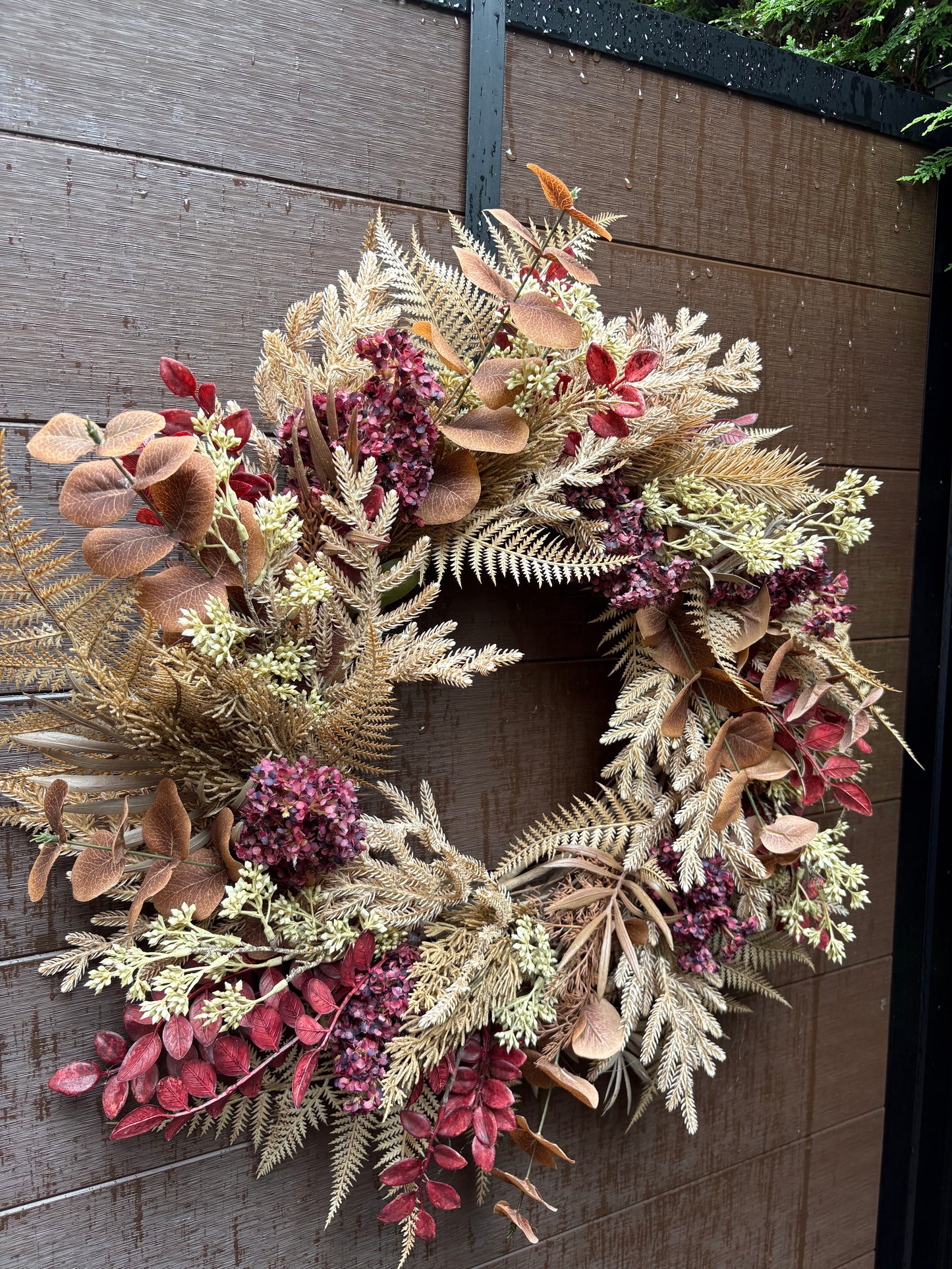 Couronne d’automne bourgogne et beige 26 pouces – Style rustique chic