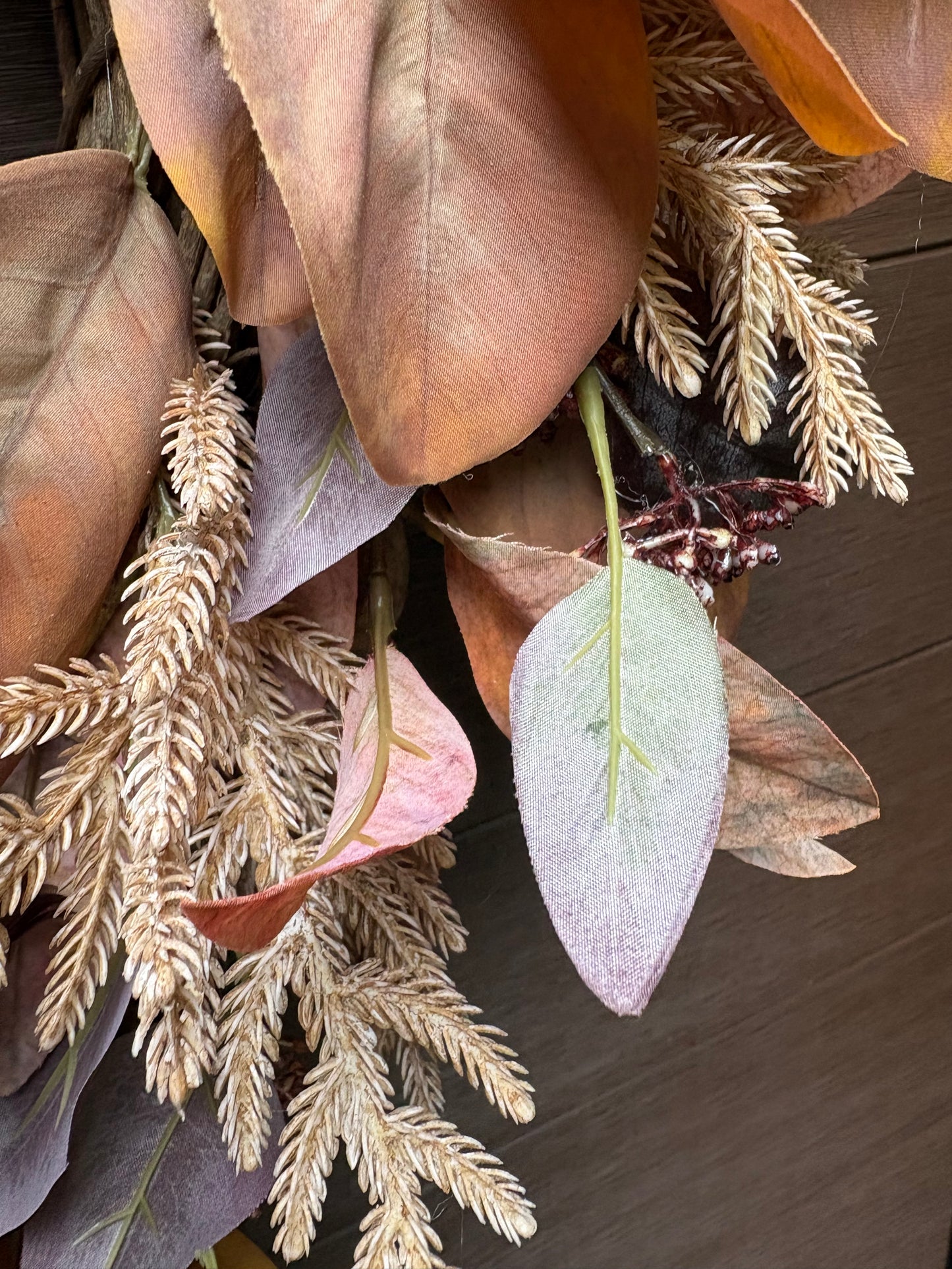 Couronne d’automne 26 po | Magnolia, eucalyptus et croton