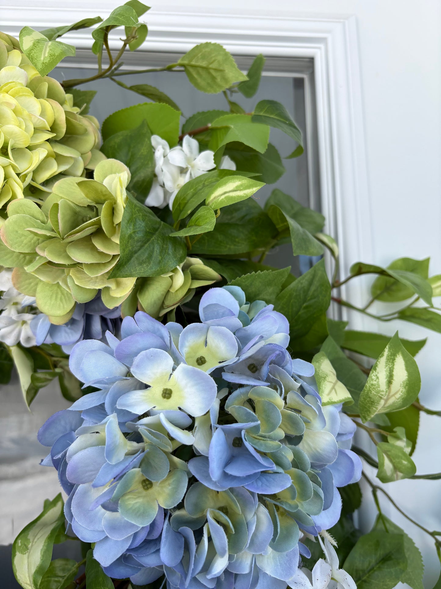 Couronne hydrangea bleu et vert – feuillage naturel élégant