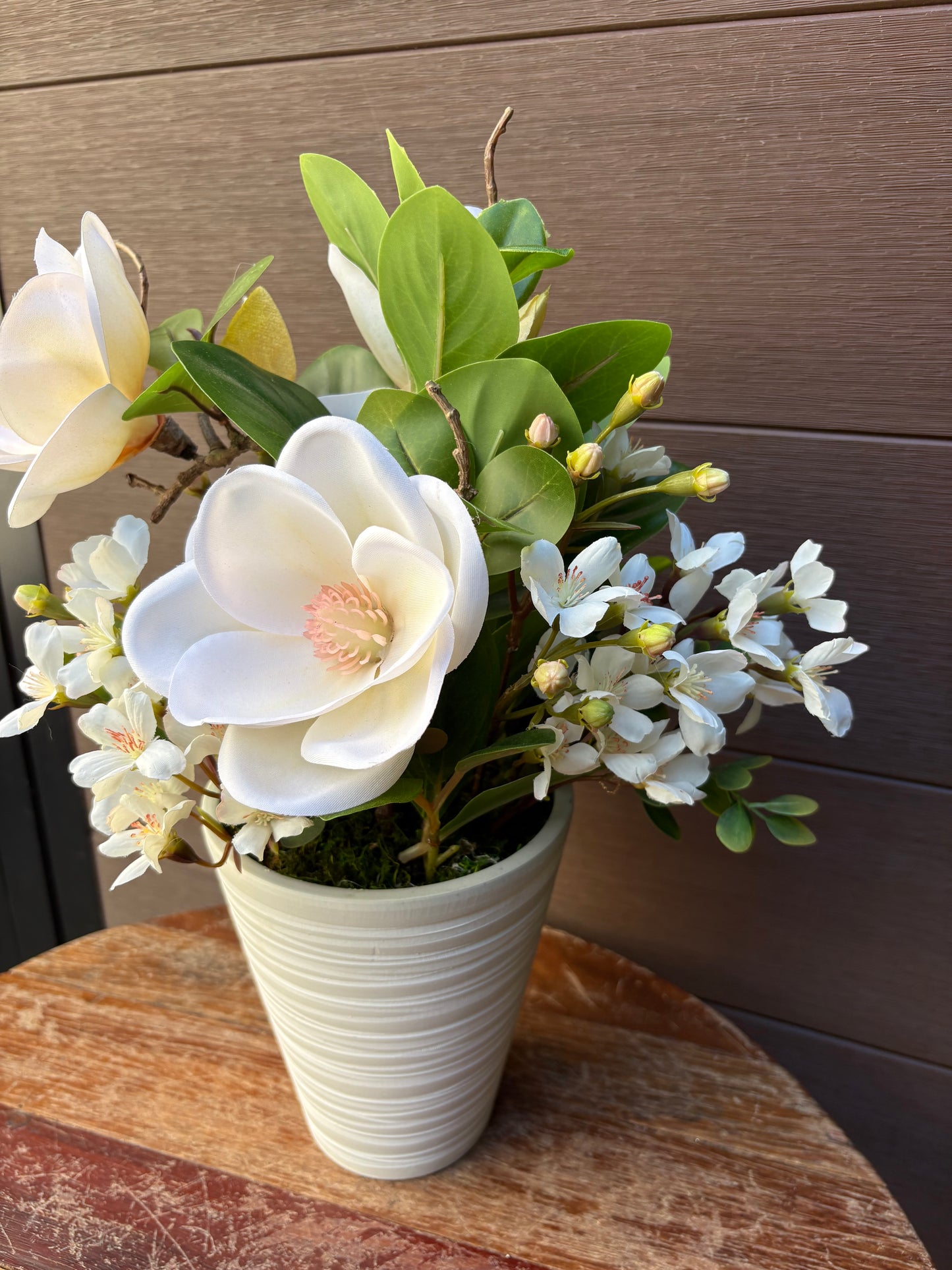 Arrangement floral magnolia blanc – style naturel chic