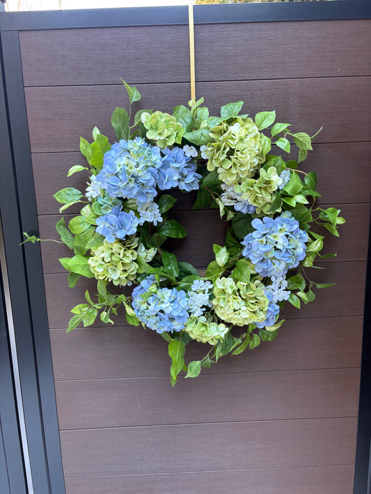 Blue and green hydrangea wreath – elegant natural foliage
