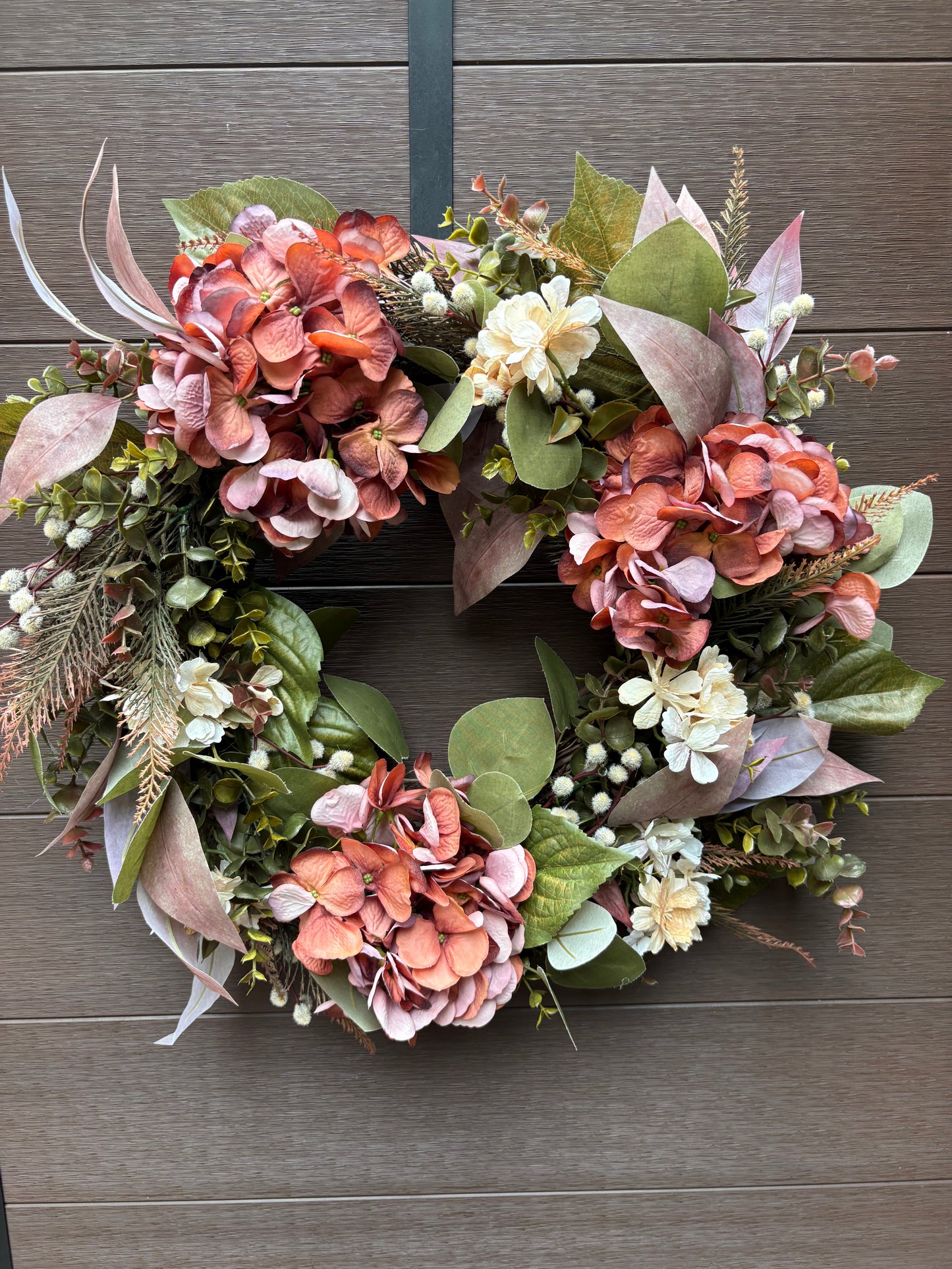 Couronne florale d’automne rose et corail faite à la main