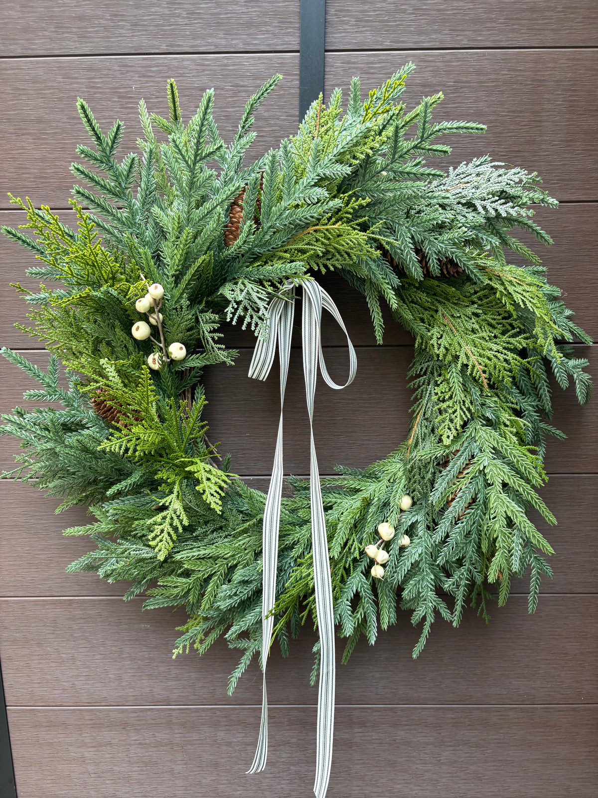 Couronne de Noël en verdure – Style naturel rustique chic