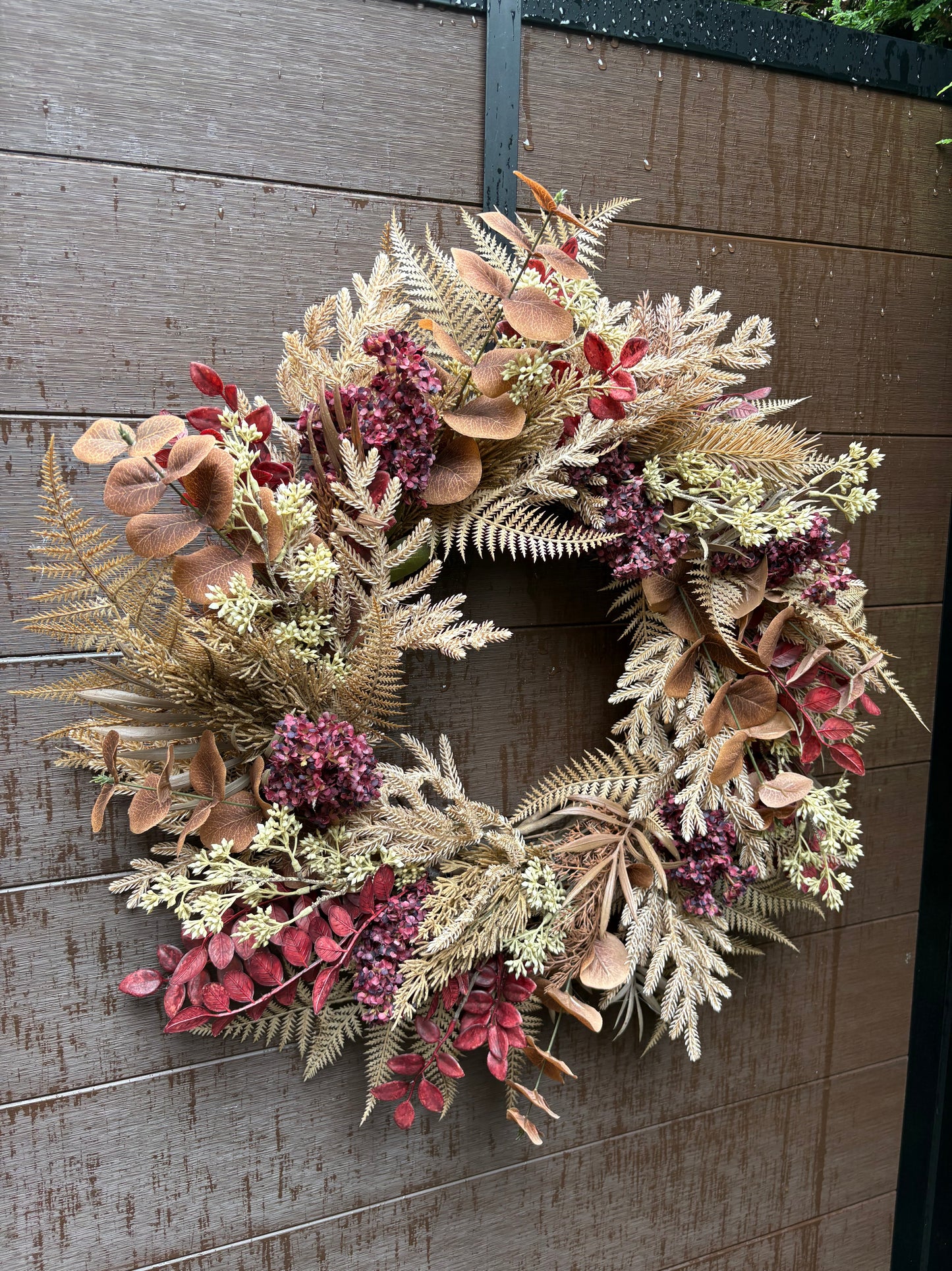 Couronne d’automne bourgogne et beige 26 pouces – Style rustique chic