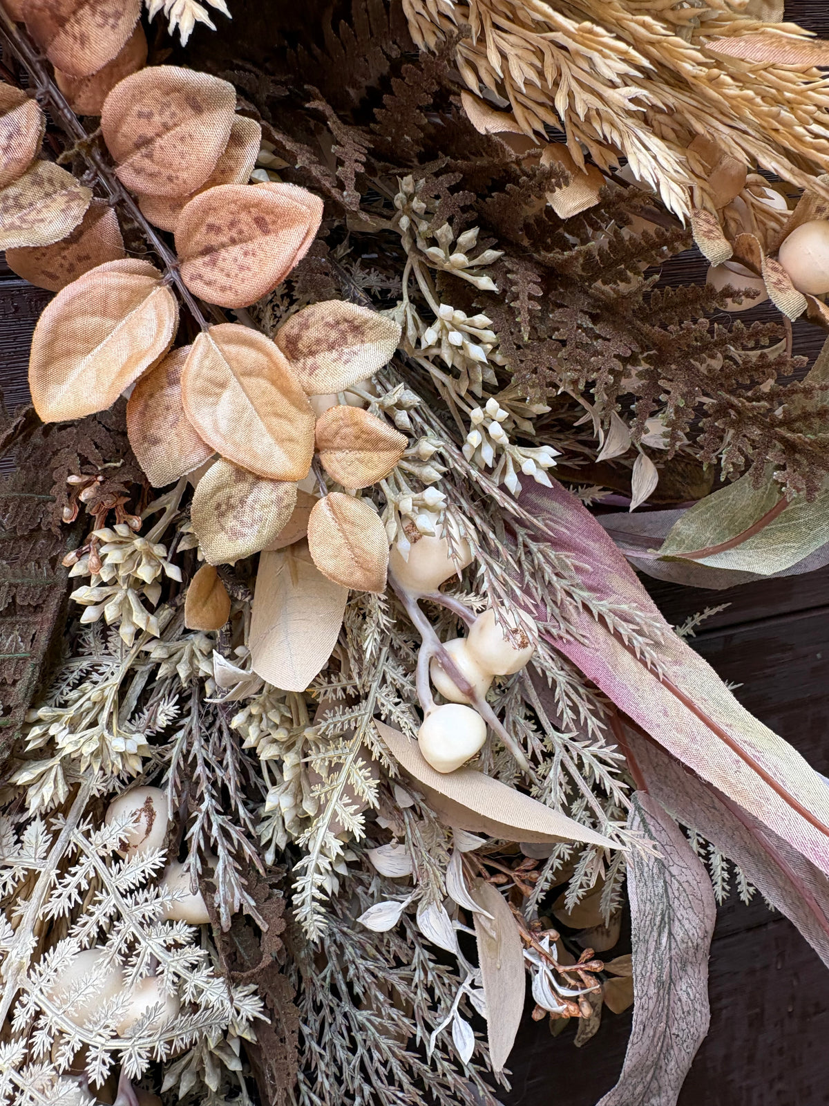 Couronne d’automne rustique chic aux feuillages naturels