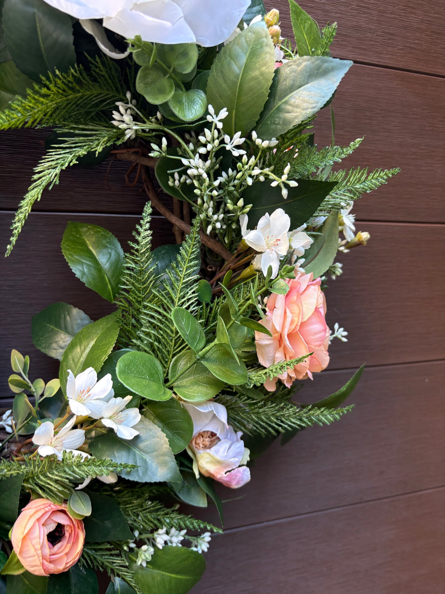 Couronne florale pêche et blanc avec nœud – style romantique chic
