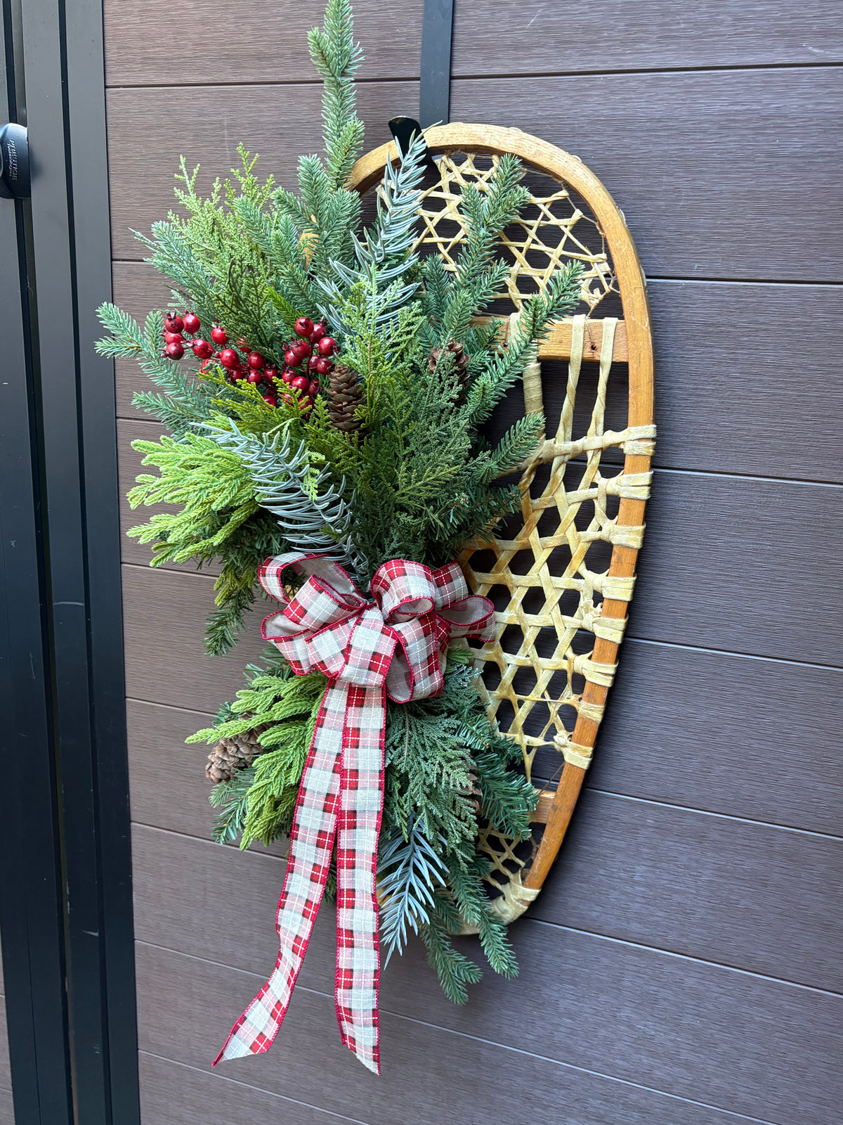 Raquettes à neige vintage décorées – Décoration d’hiver et de Noël rustique