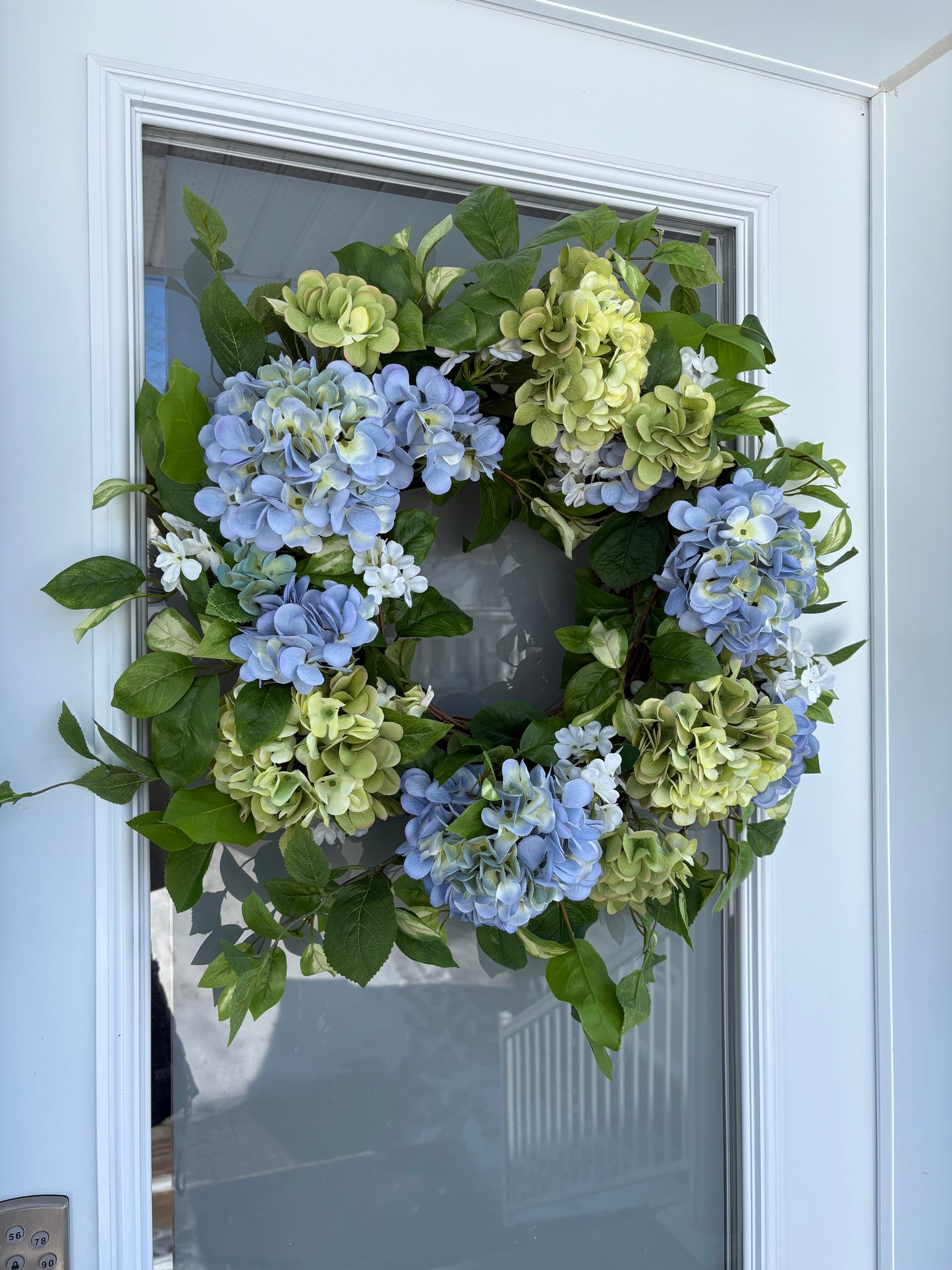 Couronne hydrangea bleu et vert – feuillage naturel élégant