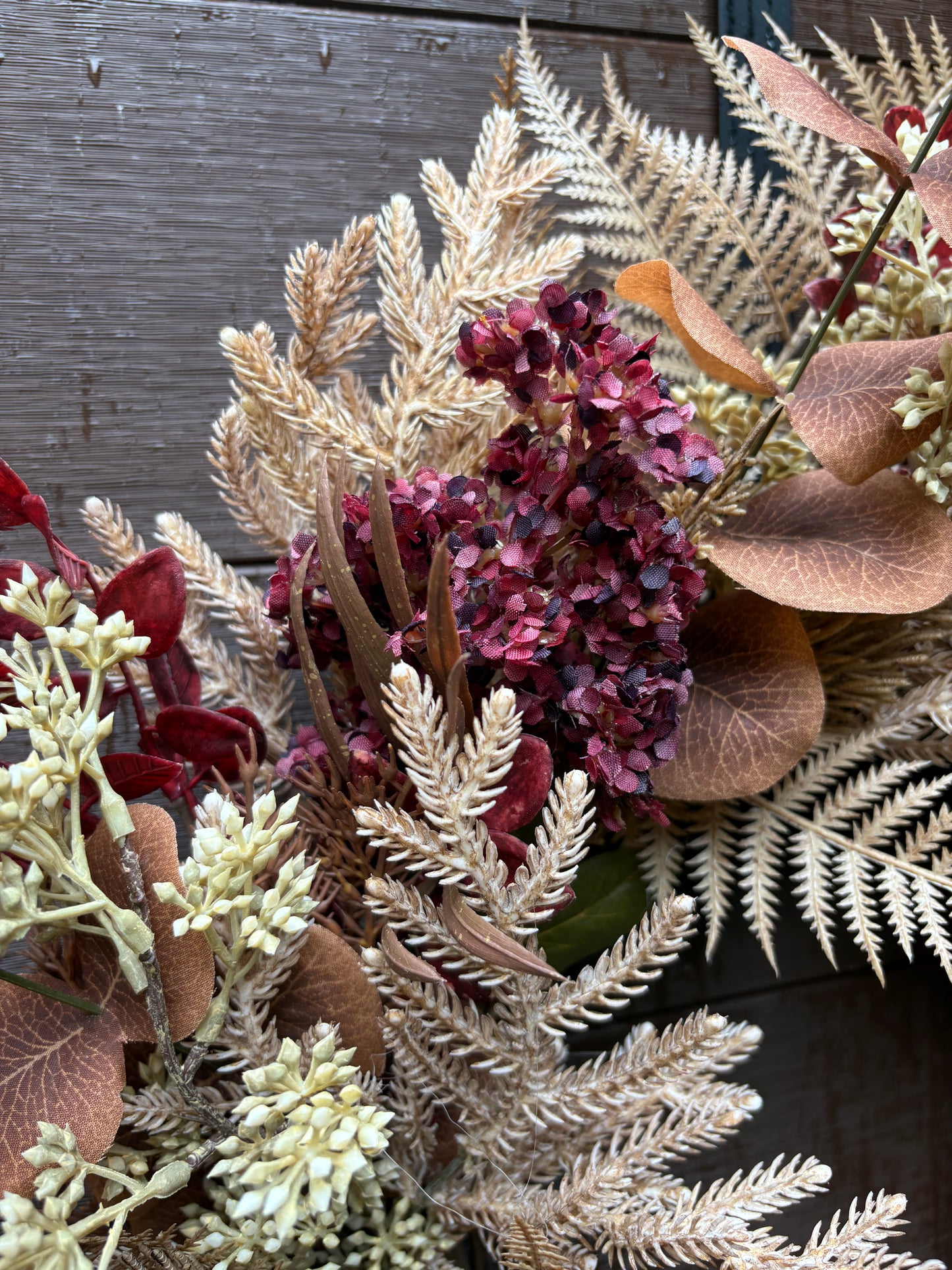 Couronne d’automne bourgogne et beige 26 pouces – Style rustique chic