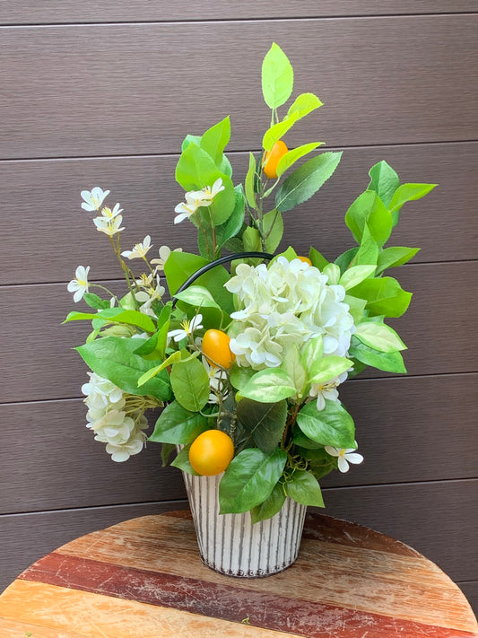 Arrangement extérieur citron & hortensia – style naturel rustique chic