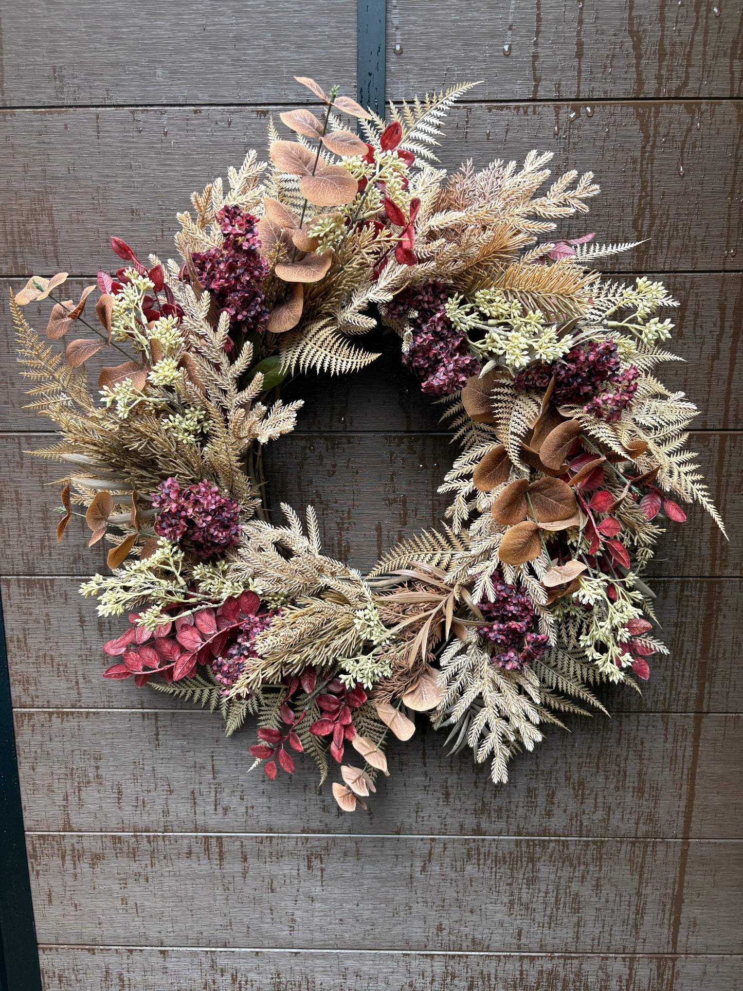 Couronne d’automne bourgogne et beige 26 pouces – Style rustique chic