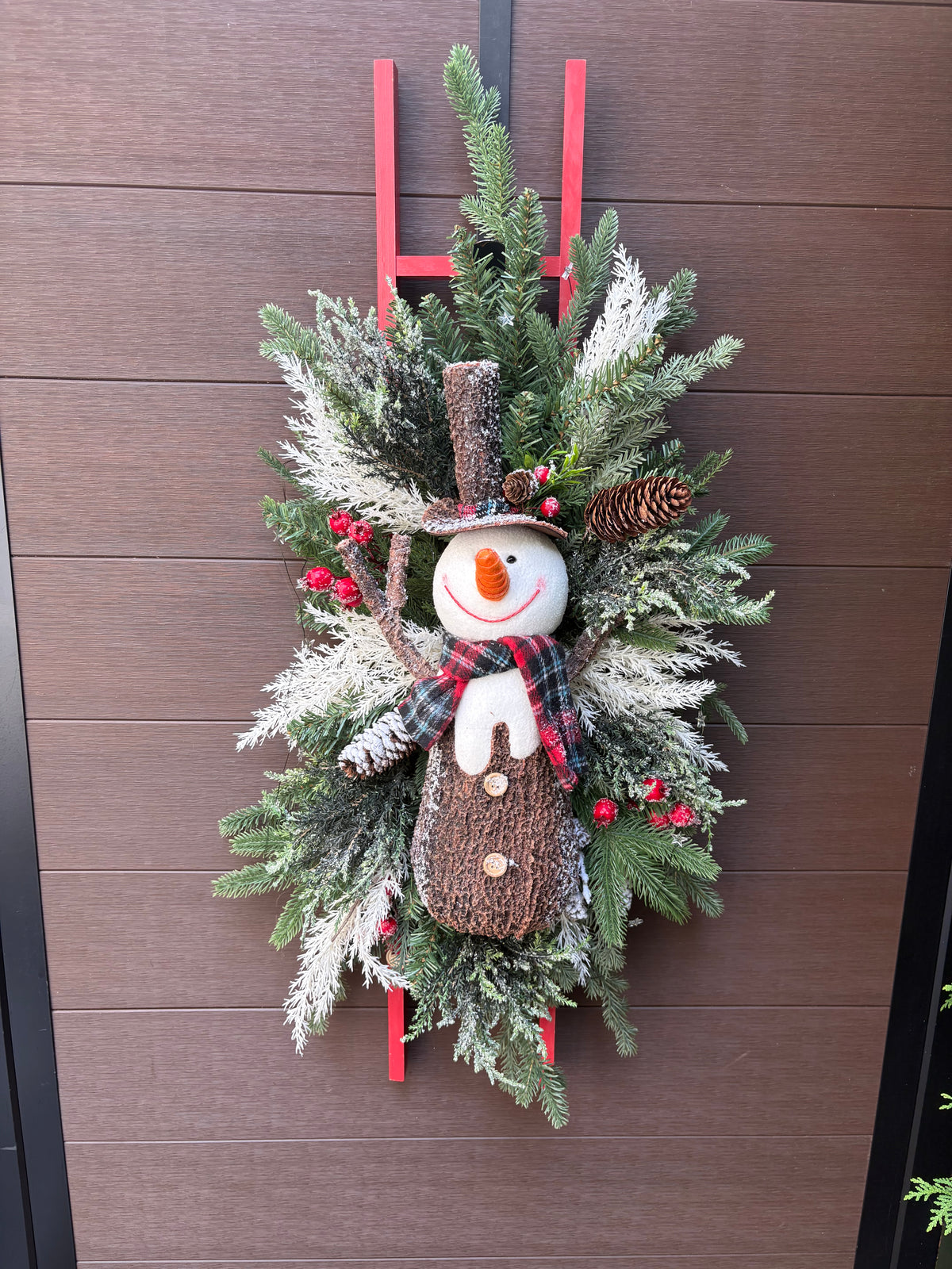 Décoration d’hiver bonhomme de neige sur échelle – 36 x 18 po