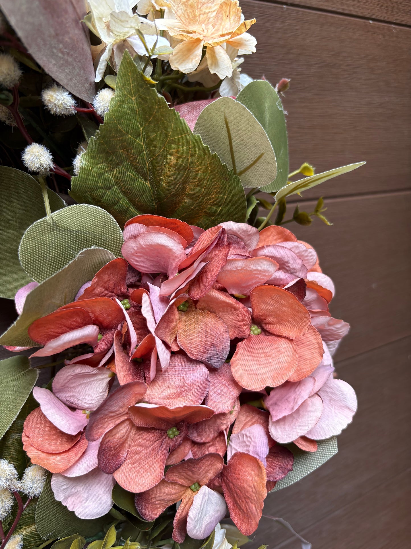 Couronne florale d’automne rose et corail faite à la main