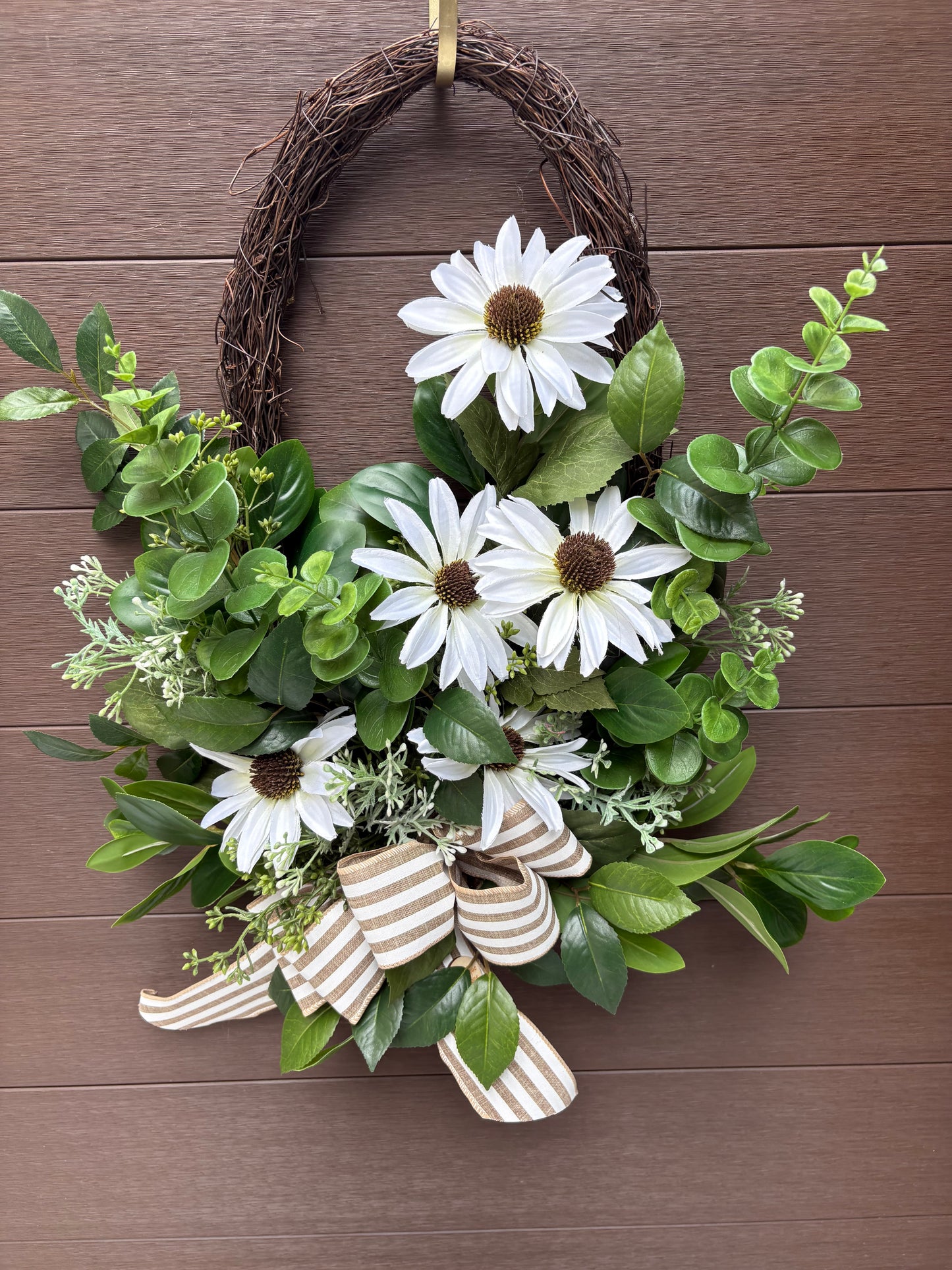 Rustic white rudbeckia wreath
