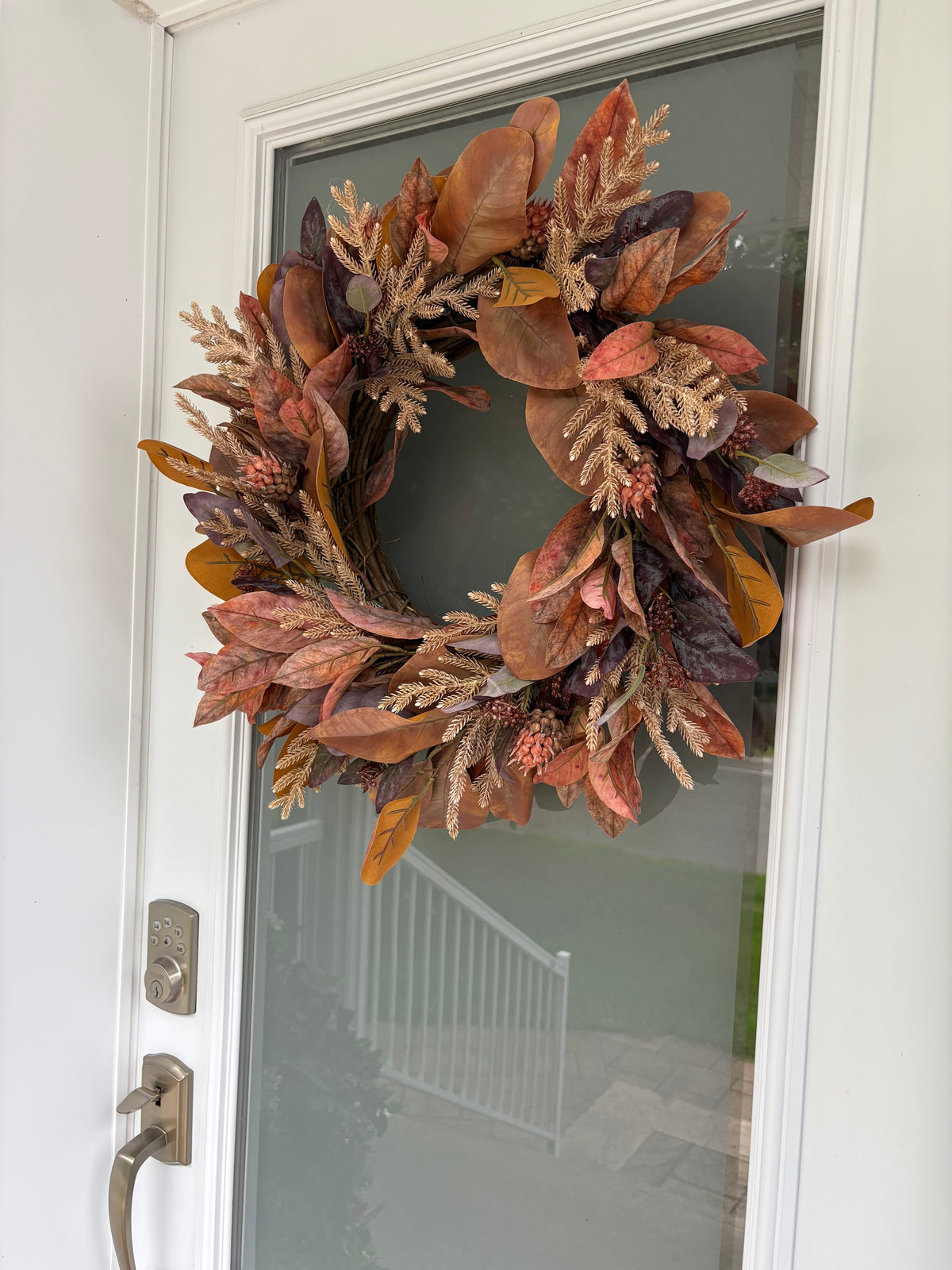 Couronne d’automne 26 po | Magnolia, eucalyptus et croton