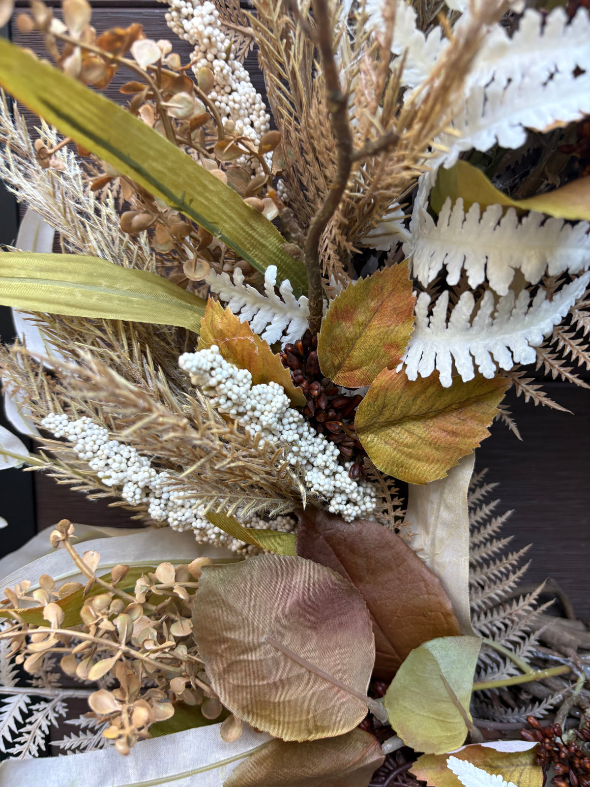 Couronne d’automne rustique chic 24 po – tons crème et terre