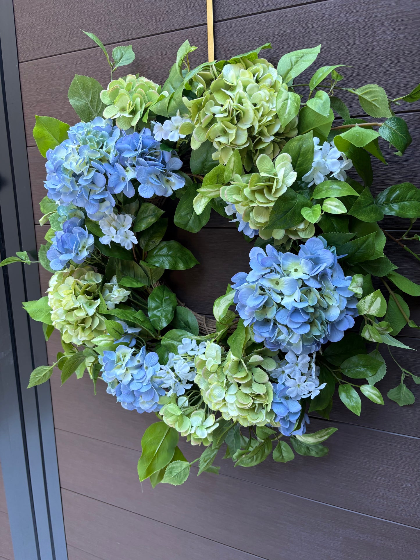 Couronne hydrangea bleu et vert – feuillage naturel élégant