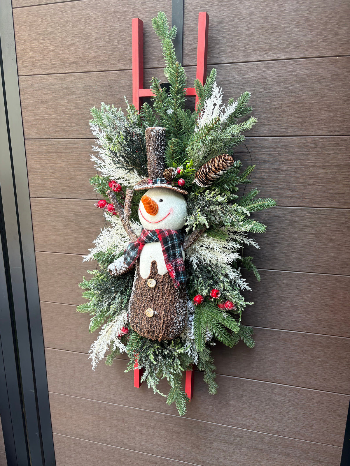 Décoration d’hiver bonhomme de neige sur échelle – 36 x 18 po