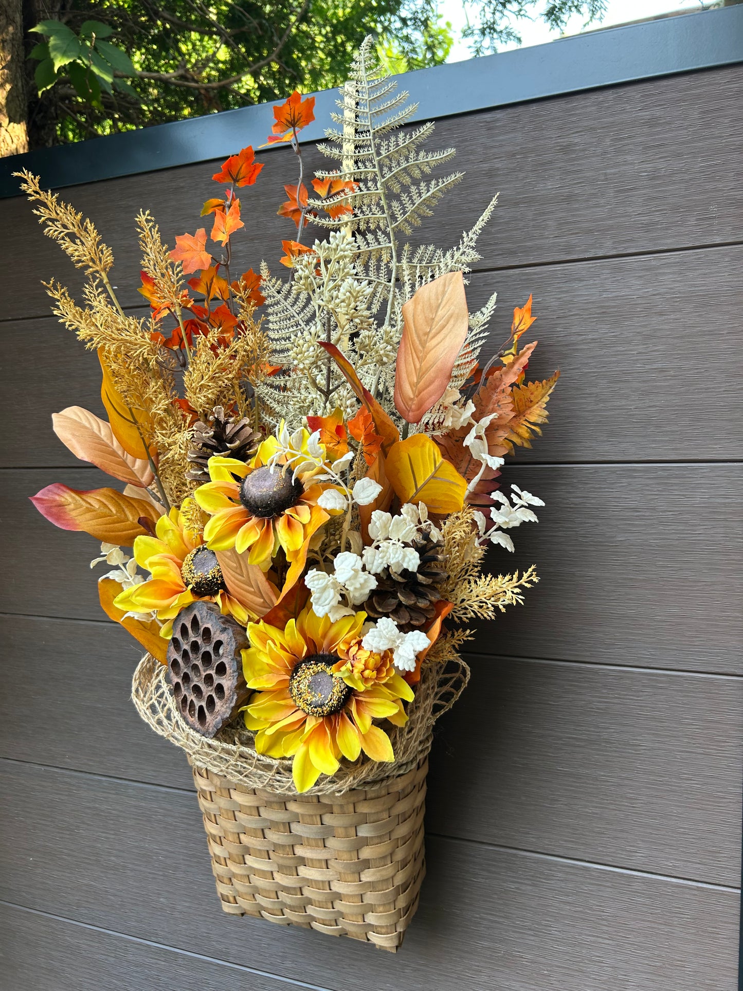 Panier mural automne tournesols et feuillage rustique chic