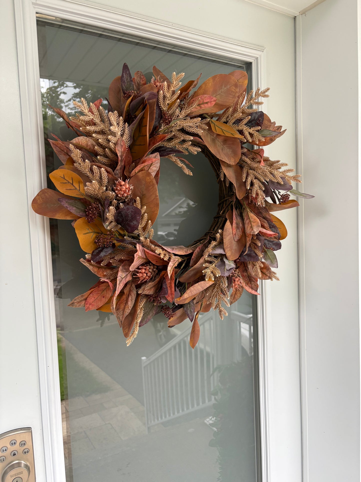Couronne d’automne 26 po | Magnolia, eucalyptus et croton