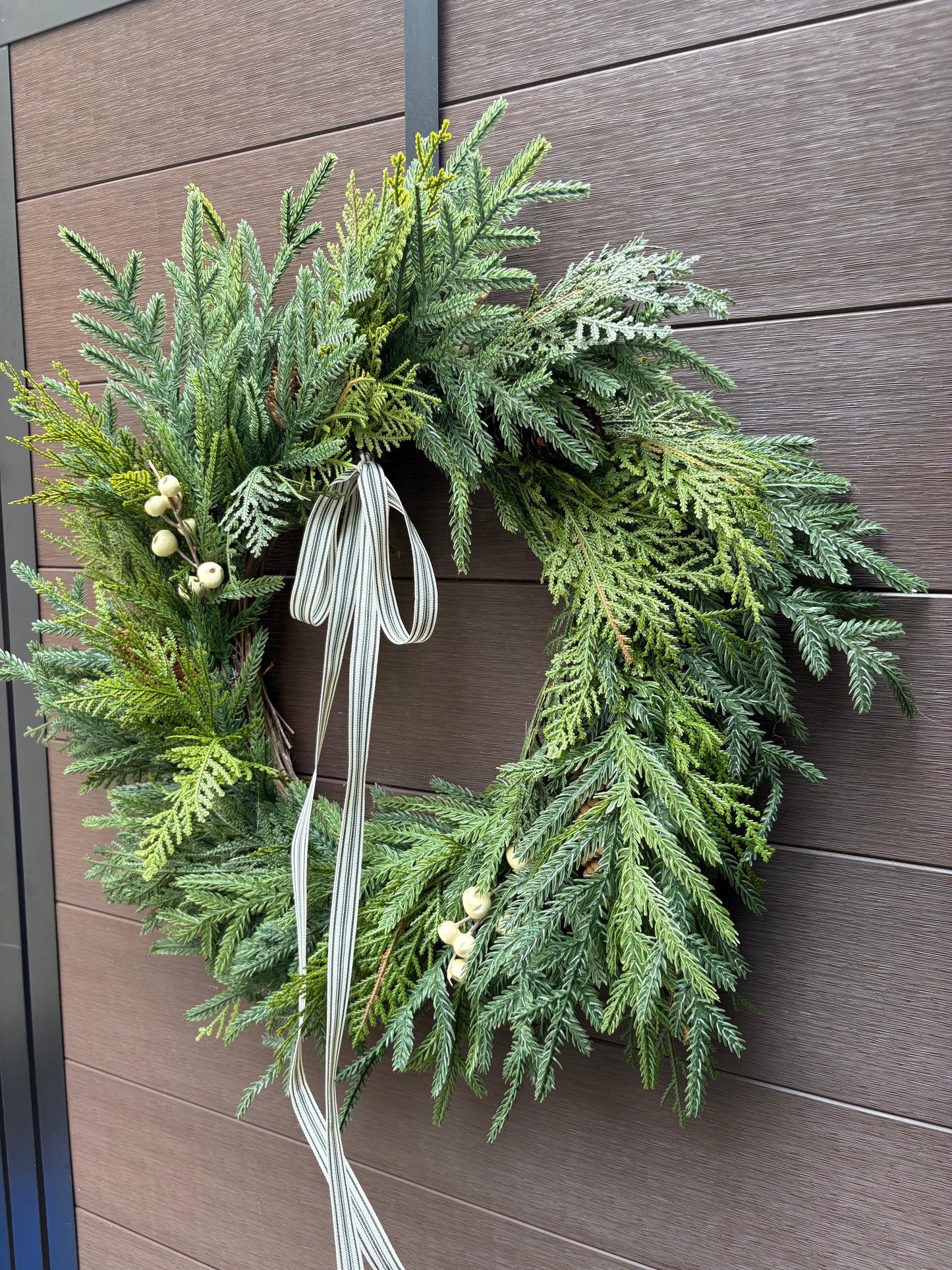 Couronne de Noël en verdure – Style naturel rustique chic