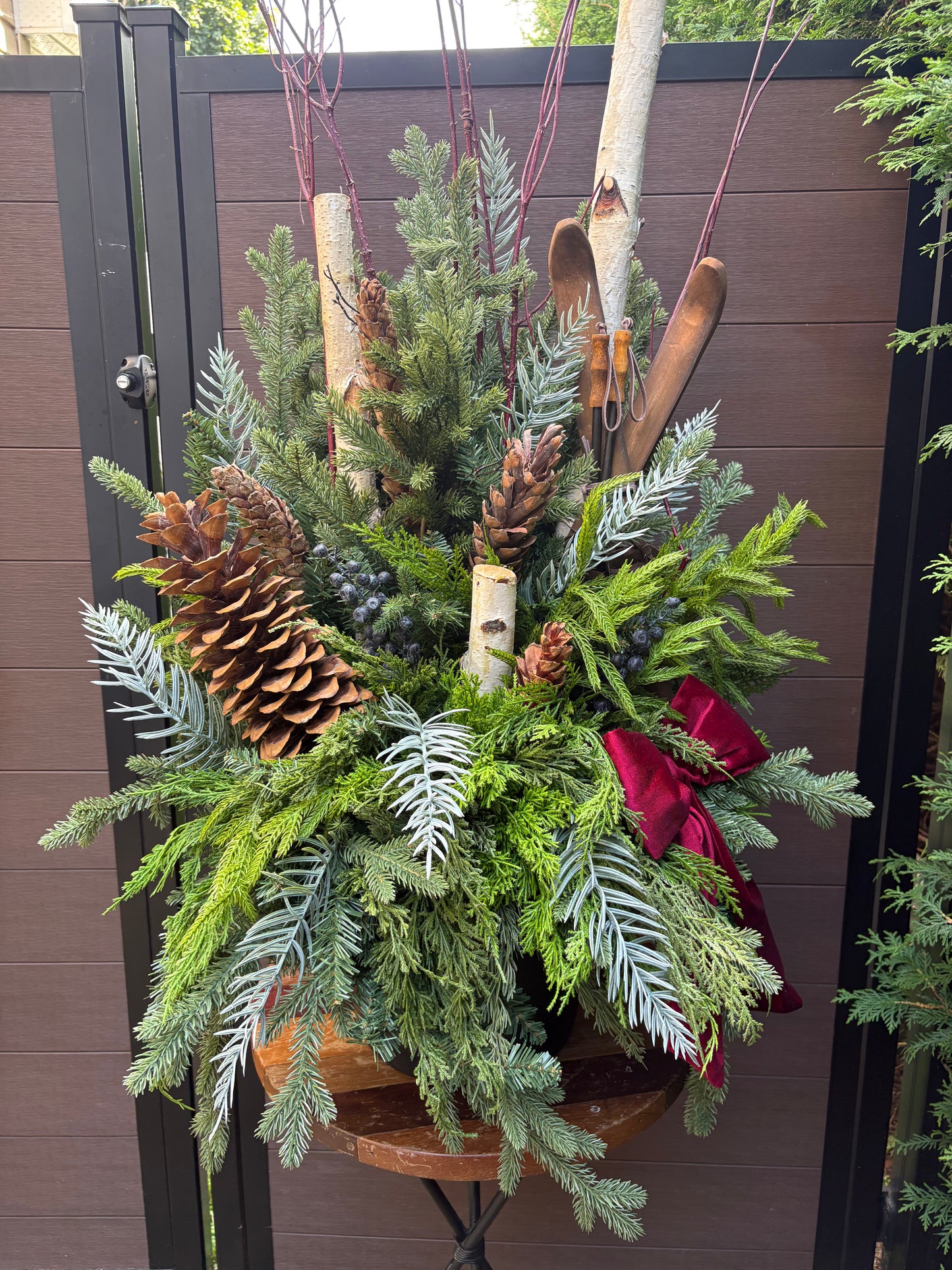 Arrangement hivernal haut de gamme – style rustique chic