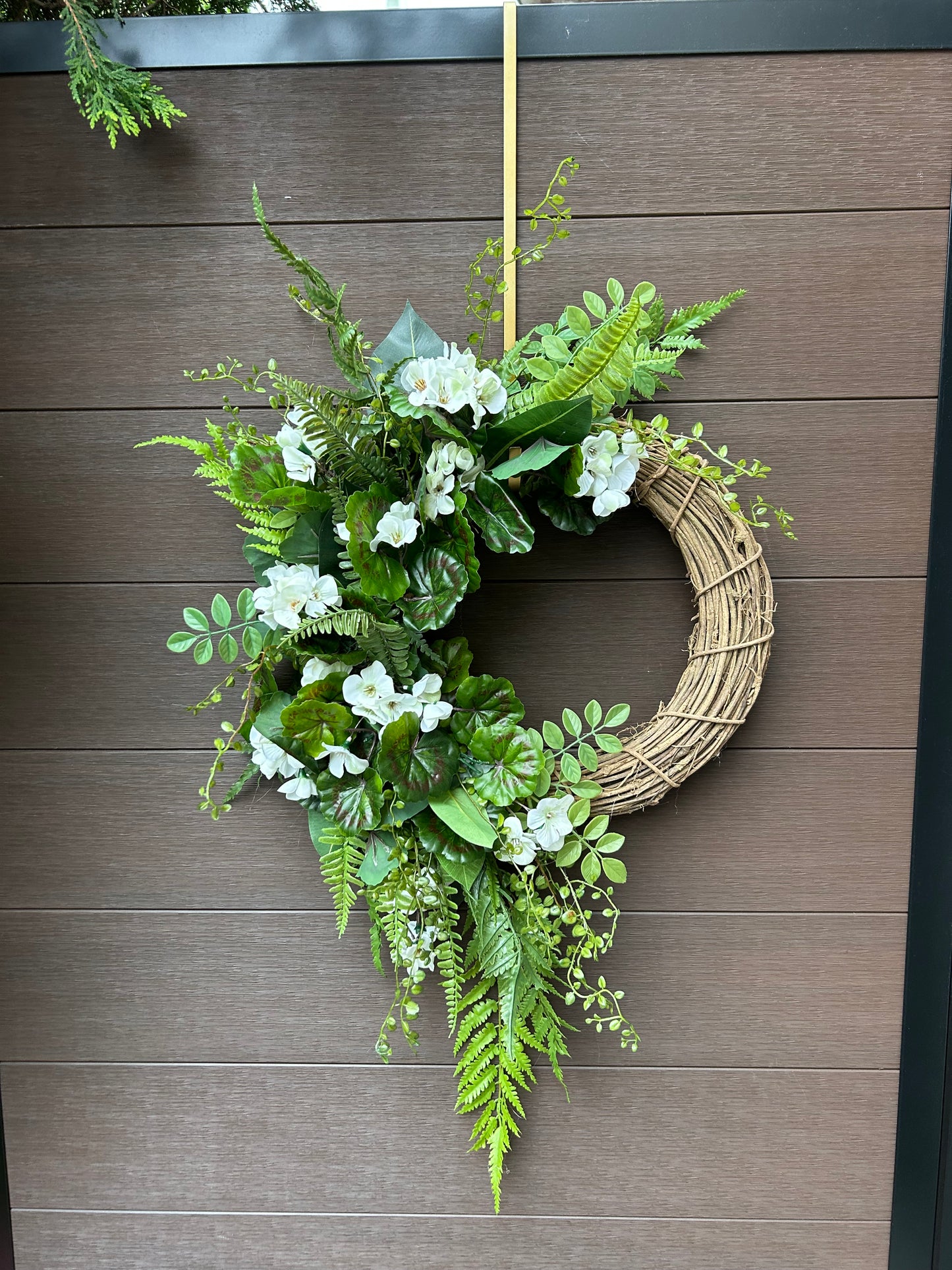 Couronne géranium blanc élégante – style champêtre chic