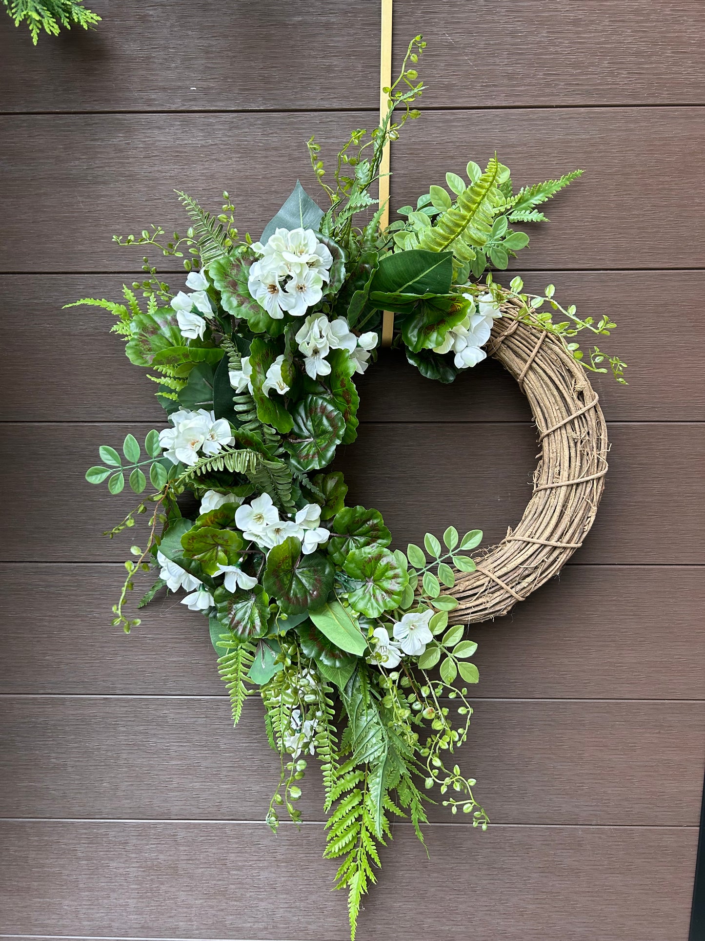 Couronne géranium blanc élégante – style champêtre chic