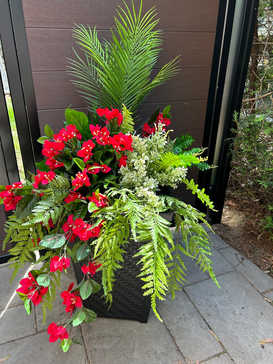 Arrangement extérieur grand format – rouge intense et verdure
