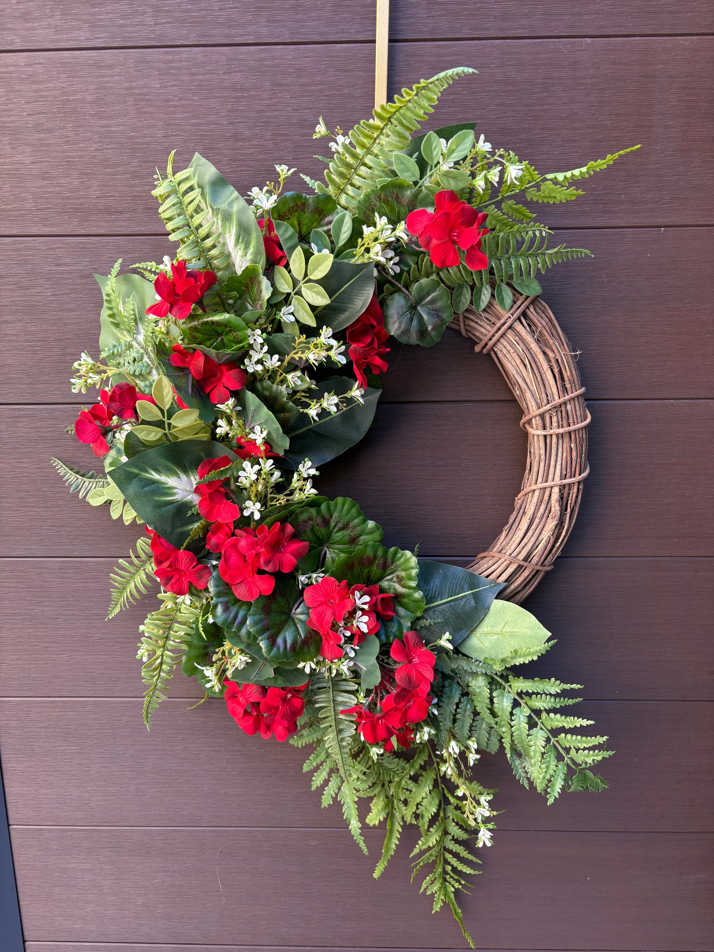 Couronne géranium rouge élégante – style champêtre chic