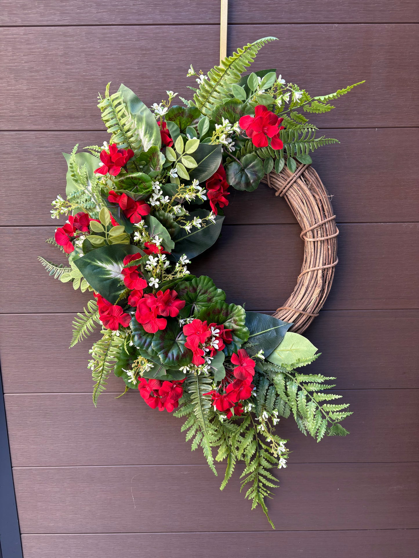 Couronne géranium rouge élégante – style champêtre chic