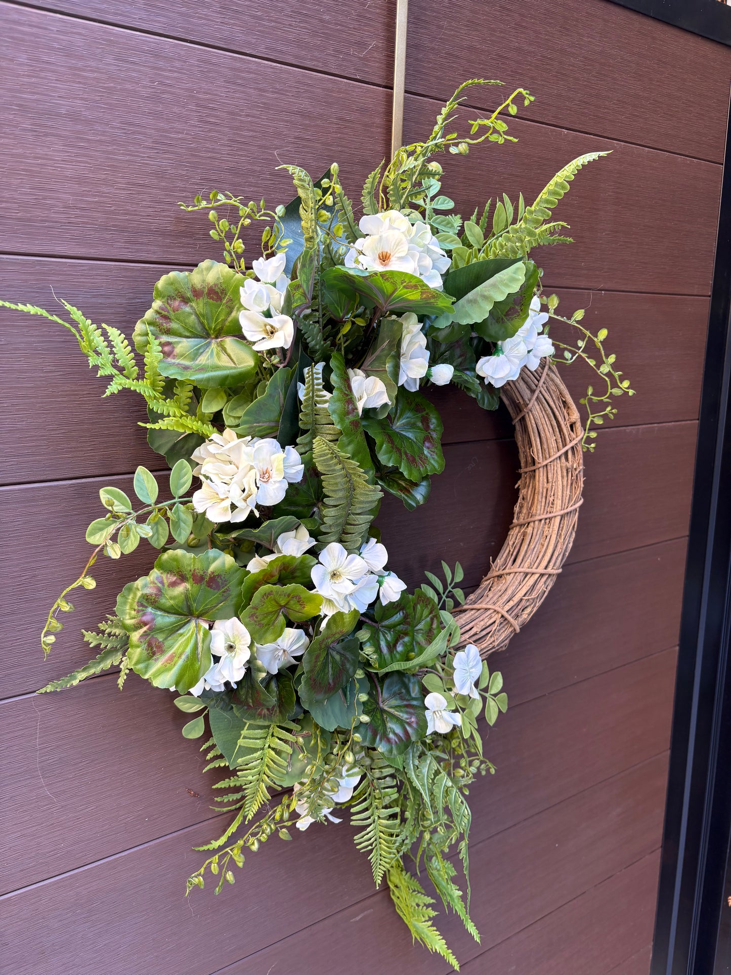 Couronne géranium blanc élégante – style champêtre chic